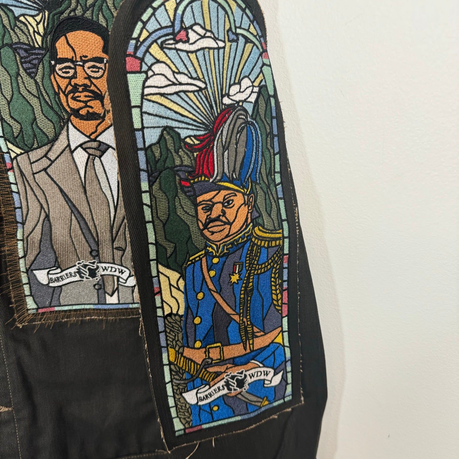Who Decides War x Barriers NY Monument Embroidered Denim Jacket Size L