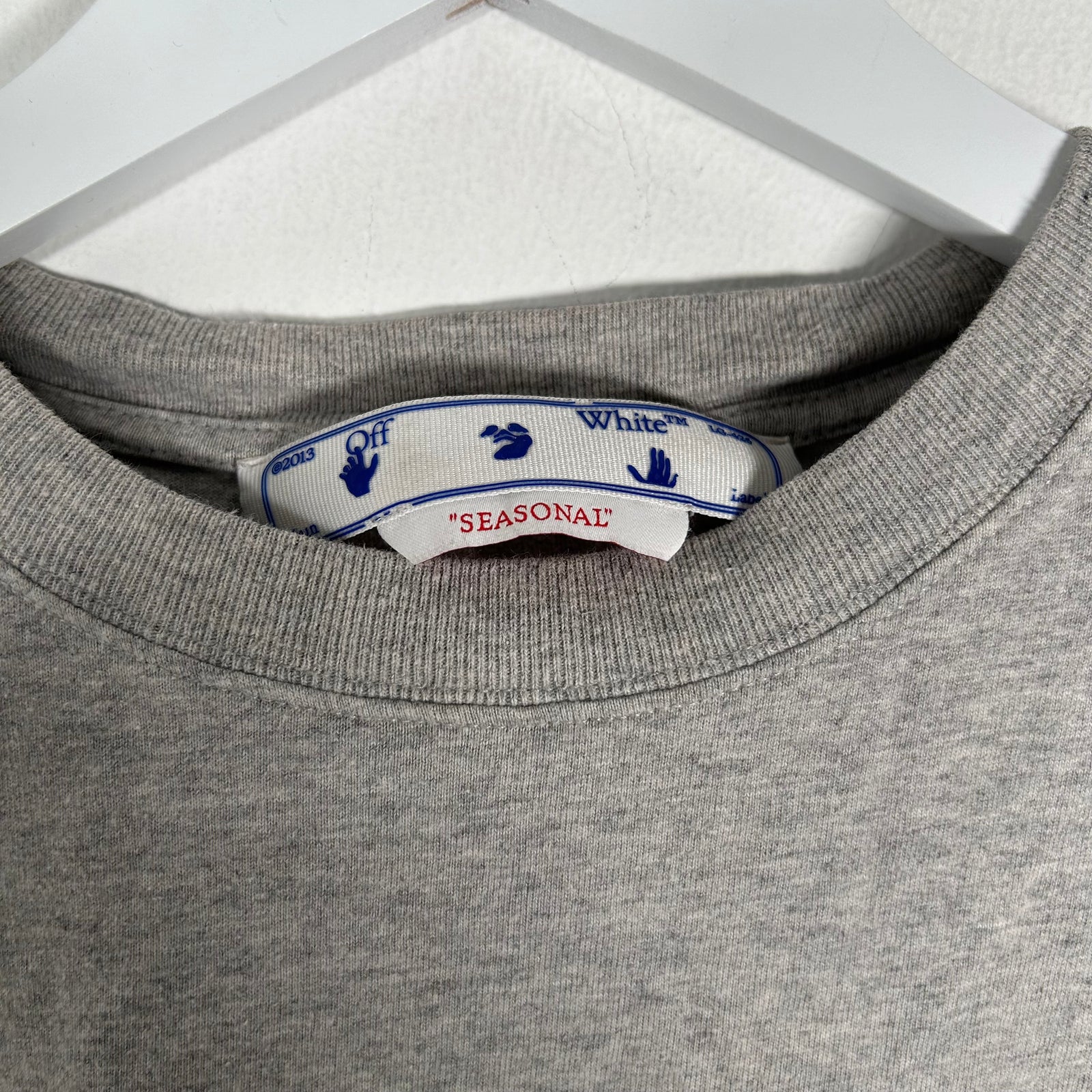 Off-White Faces Graphic Grey T-Shirt Size S