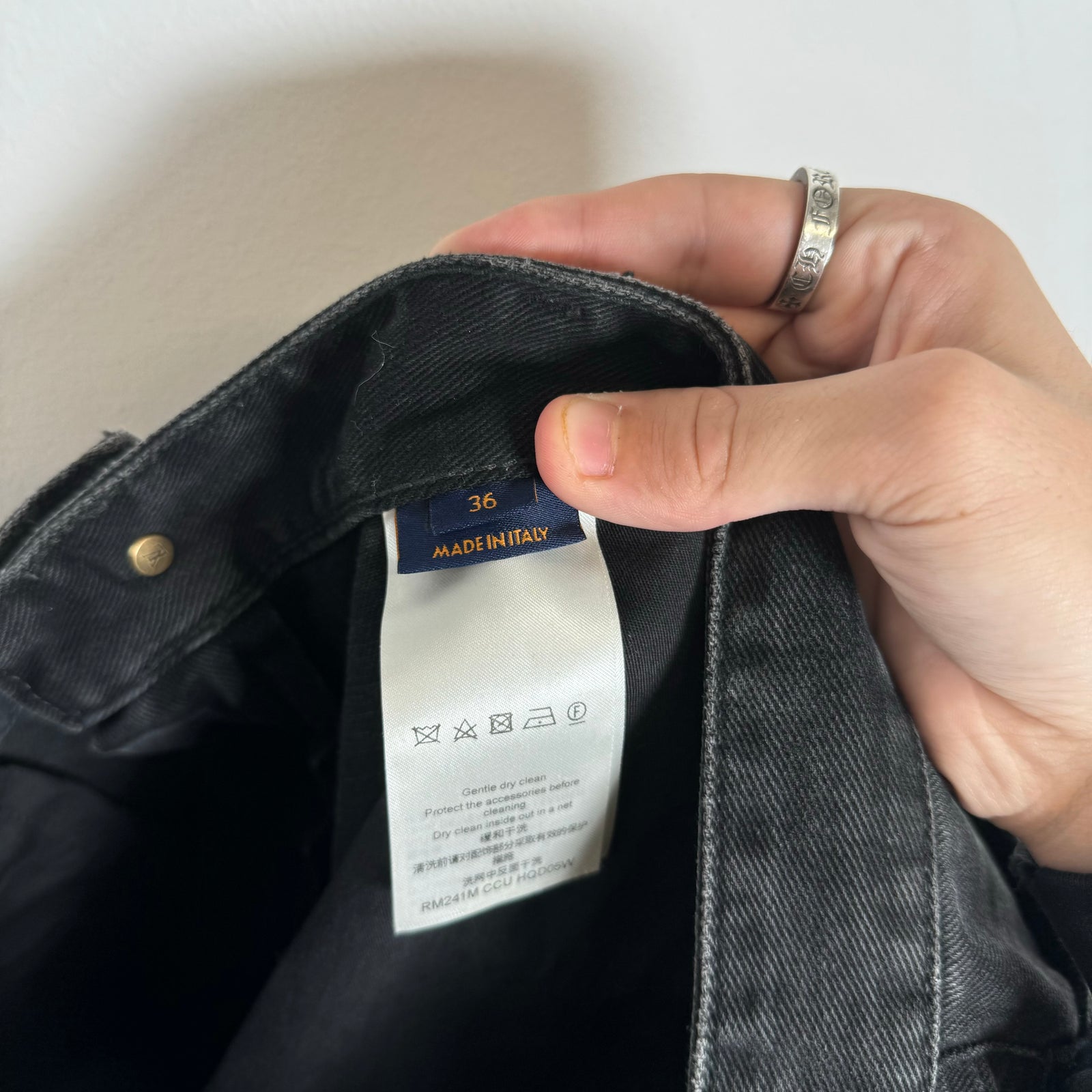 Louis Vuitton SS24 Zip Pocket Size 36