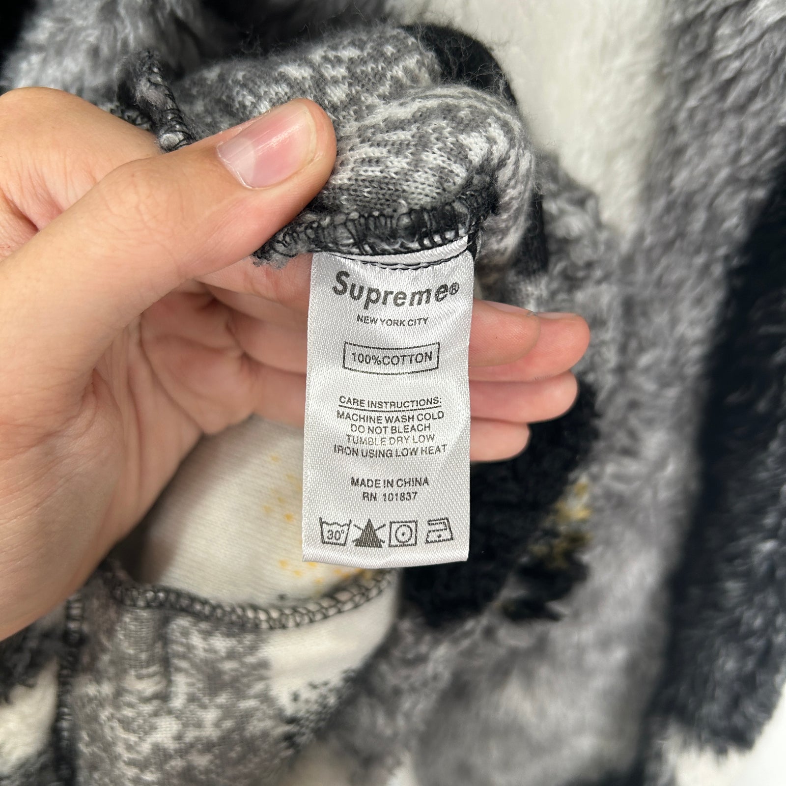 Supreme SS20 Penguin Fleece Jacket Size L