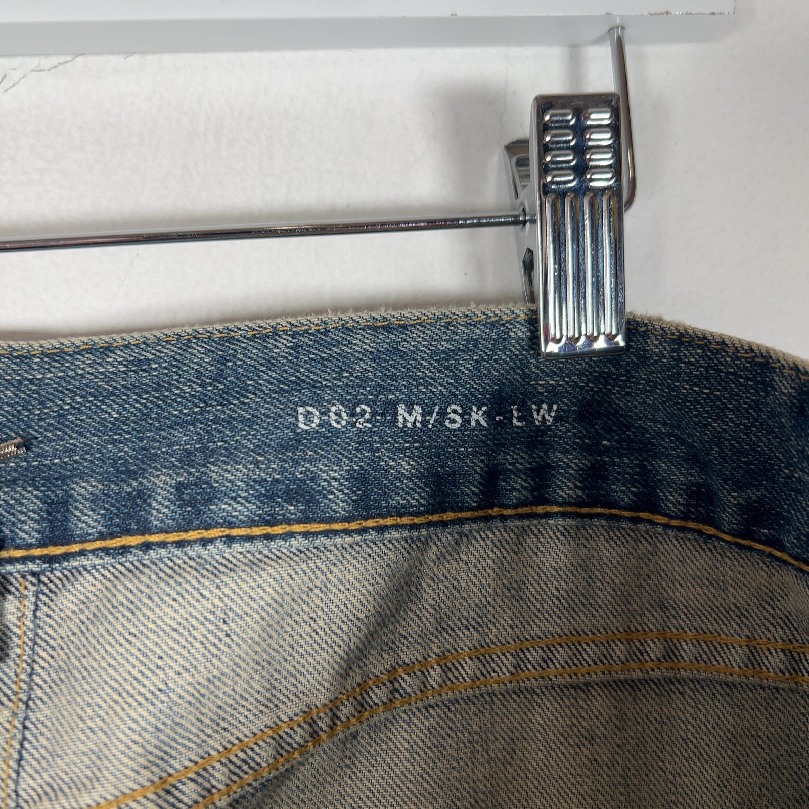 Saint Laurent Distressed Lightwash Skinny D02 Jeans