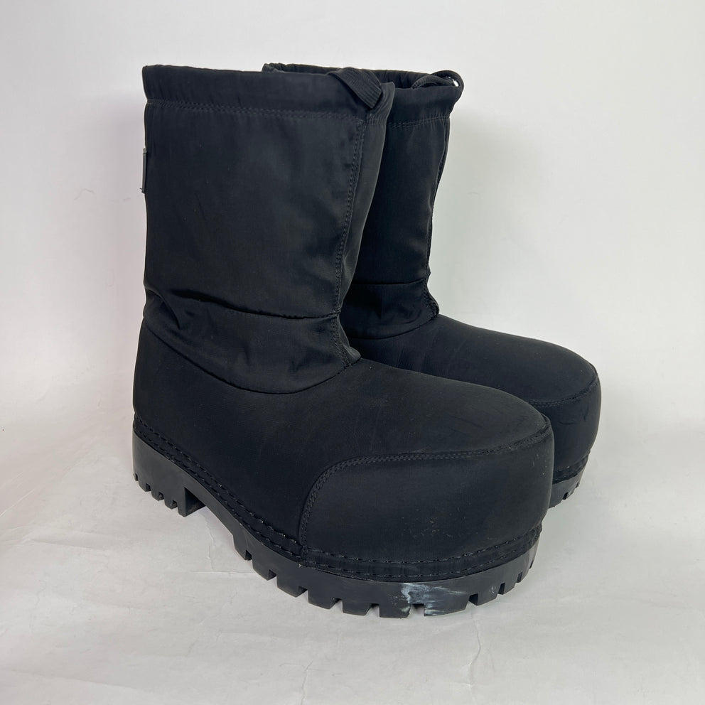 Balenciaga Black Nylon Alaska Ski Boots Size 43