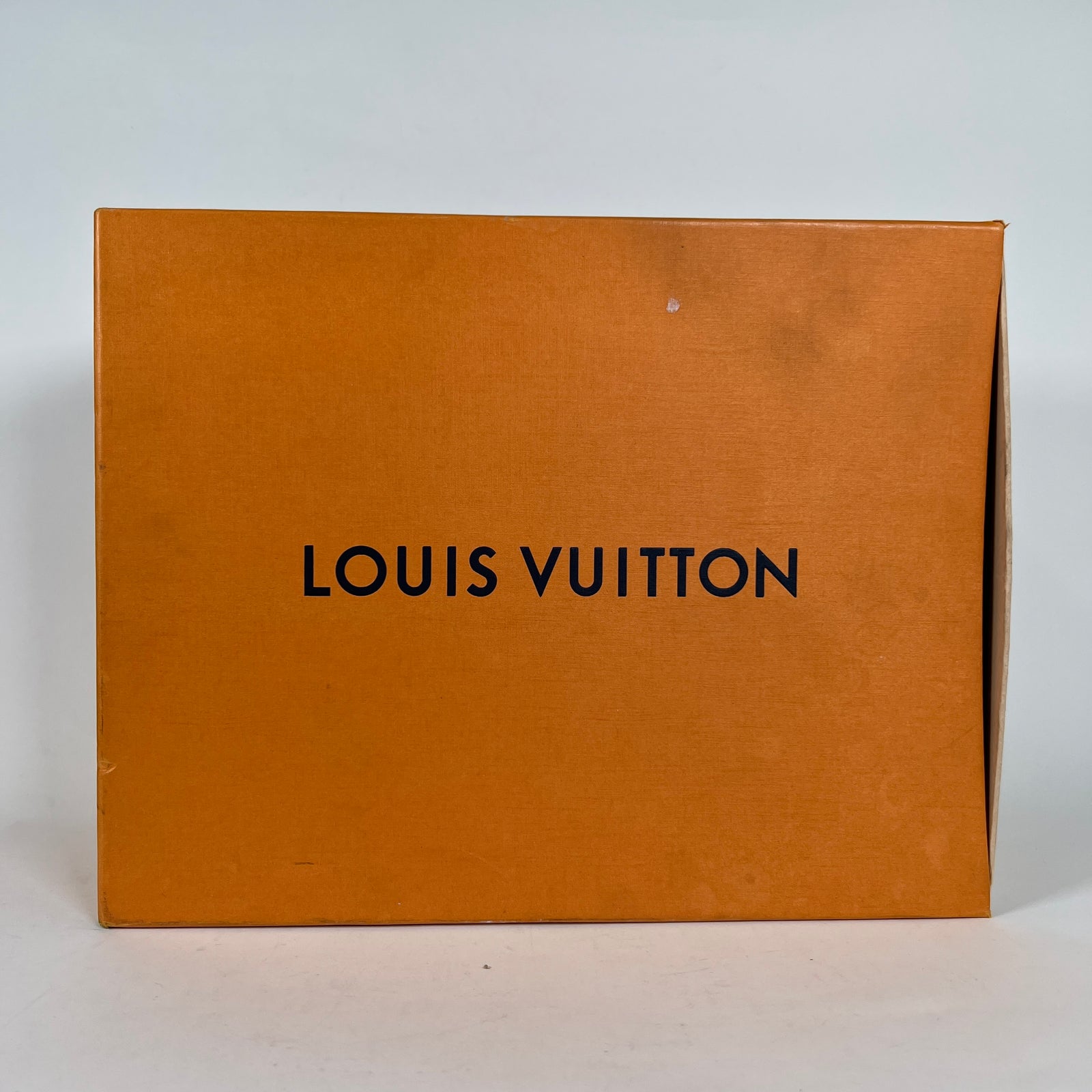 Louis Vuitton Red Monogram Luxembourg Size 11