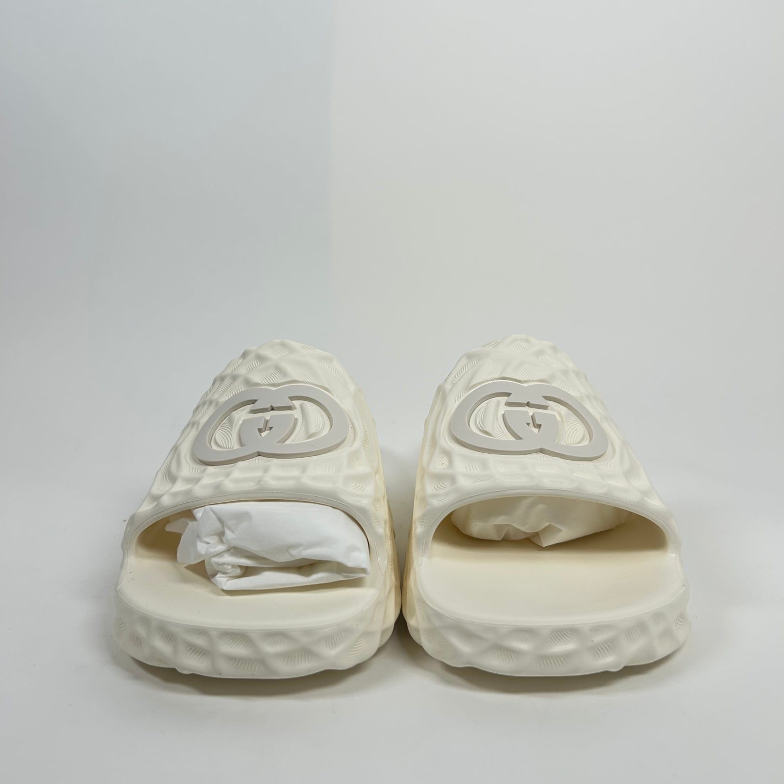 Gucci White Interlocking G Ripple Slides Size GG 10