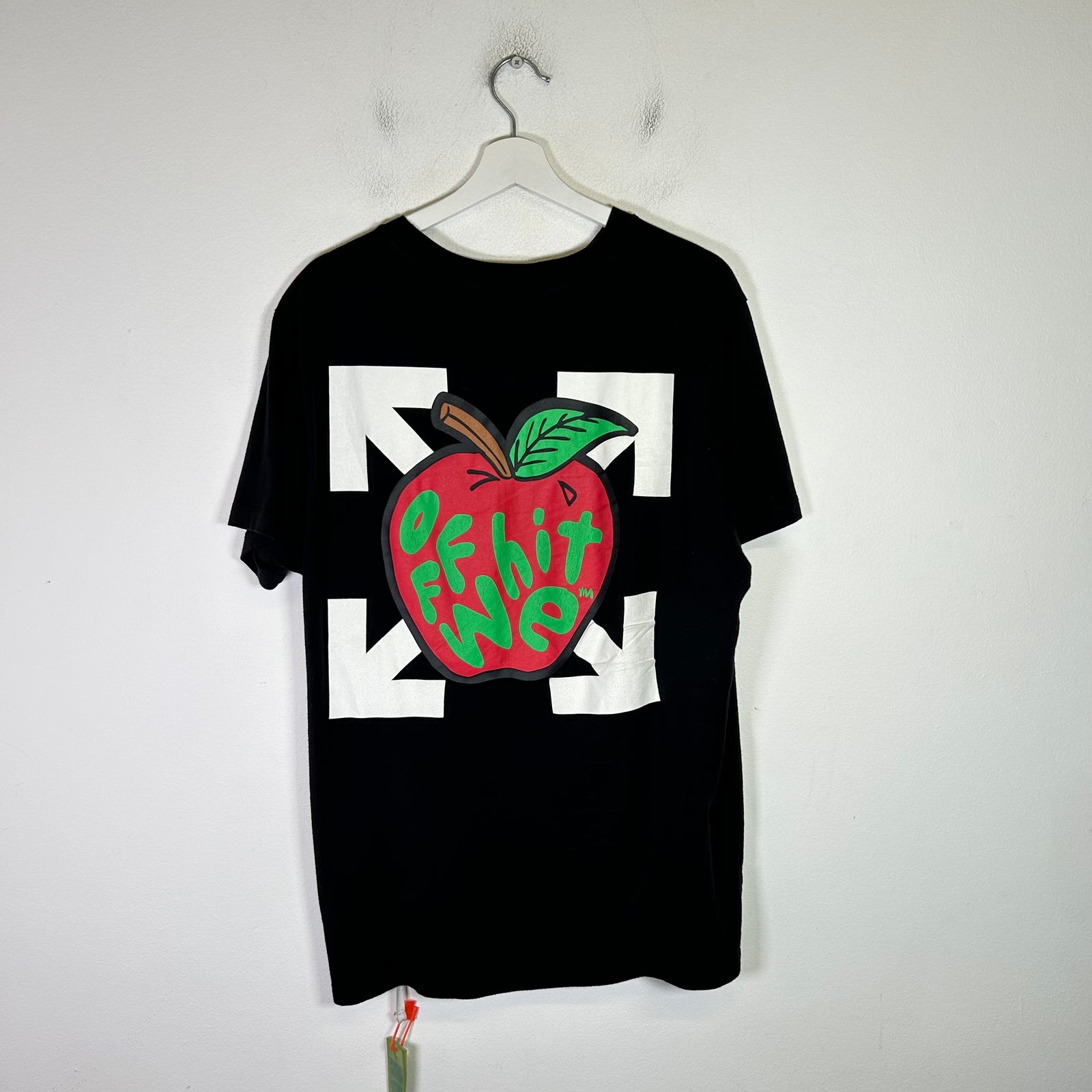 Off-White Apple Arrow Print T-Shirt
