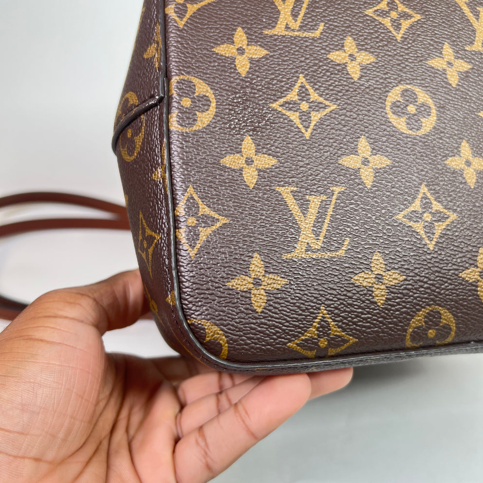 Louis Vuitton Monogram NeoNoe MM Bucket Bag