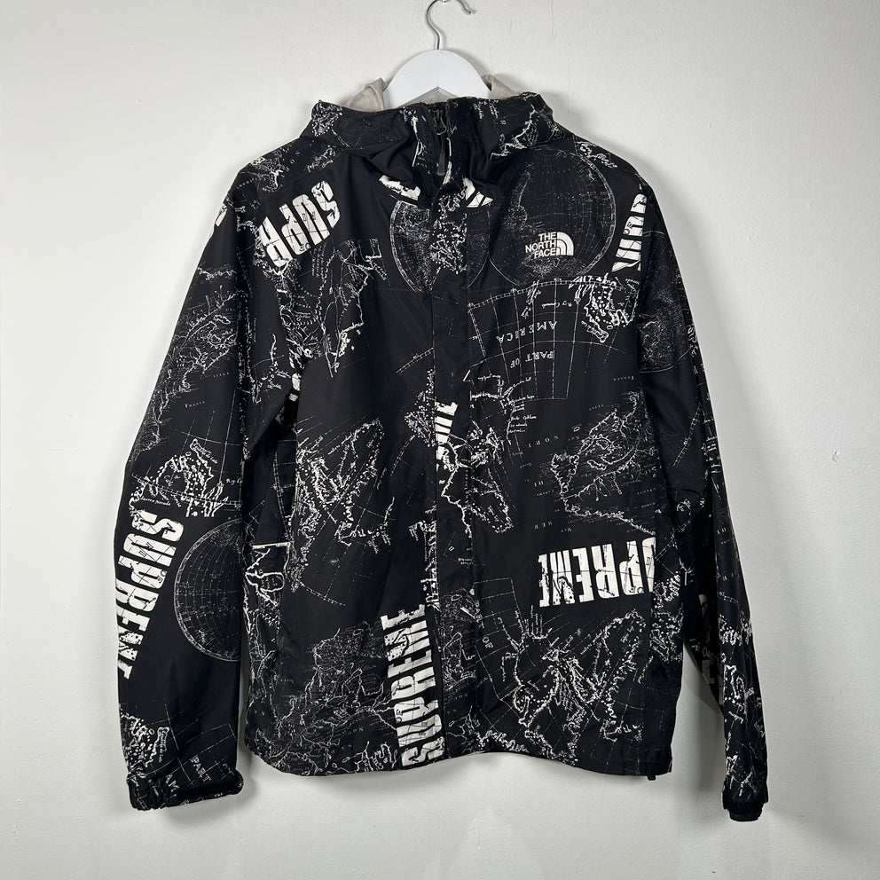 Supreme x TNF Venture Windbreaker Size M