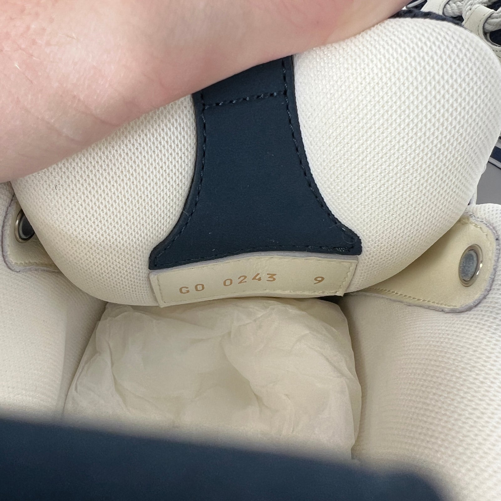 Louis Vuitton Navy Skates Size LV 9