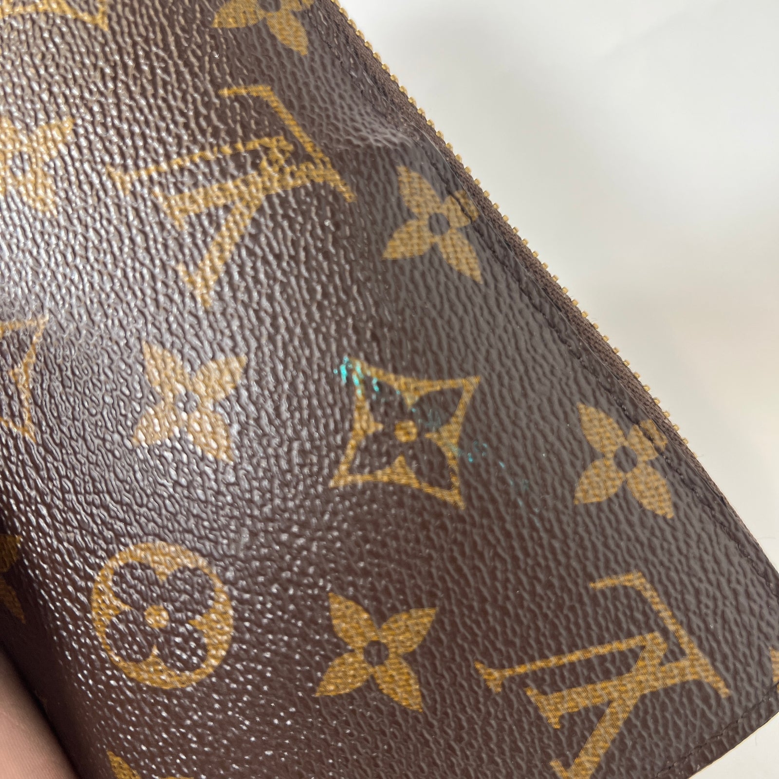 Louis Vuitton Monogram Zippy Wallet