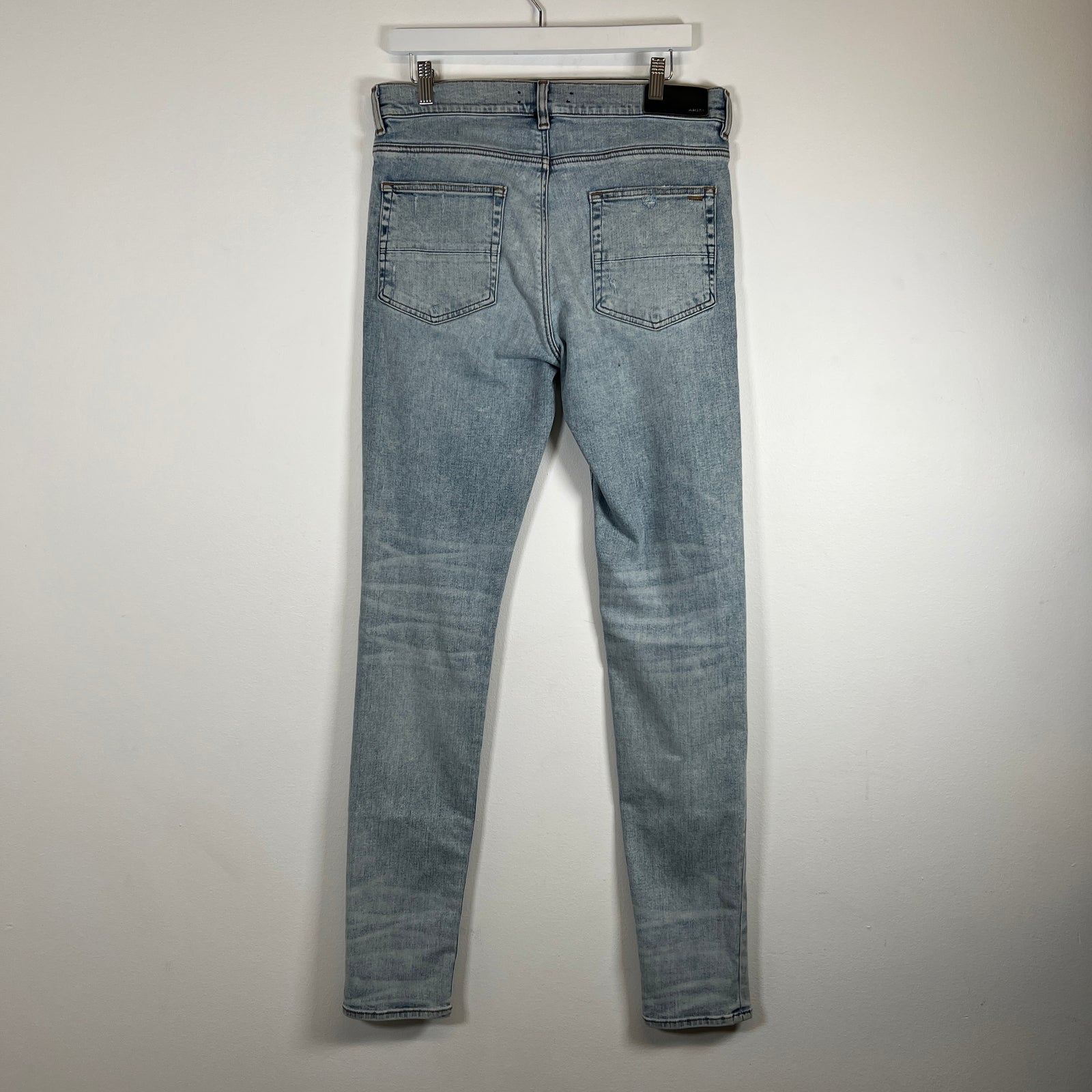 Amiri Lightwash Knee Hole Size 33
