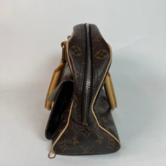 Louis Vuitton Manhattan Monogram Purse