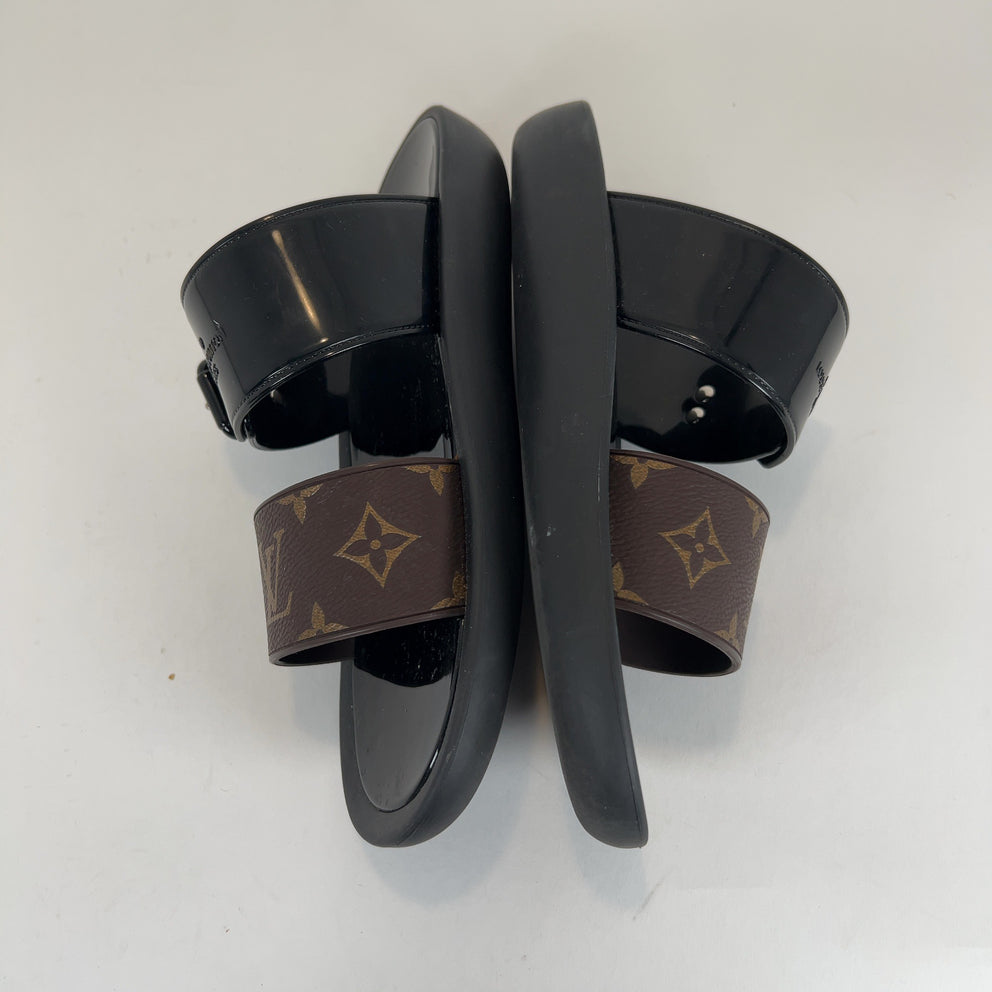 Louis Vuitton Monogram Sunbath Flat Sandals