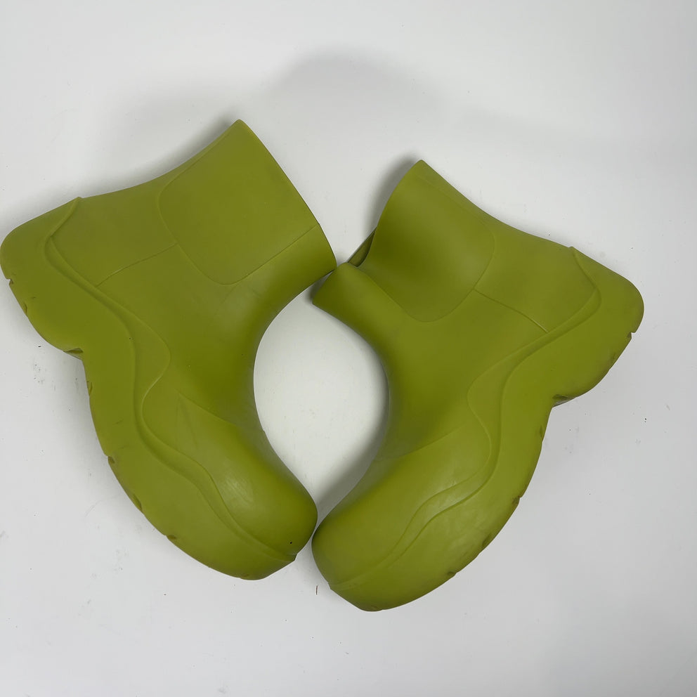 Bottega Veneta Green Puddle Boots Size 7