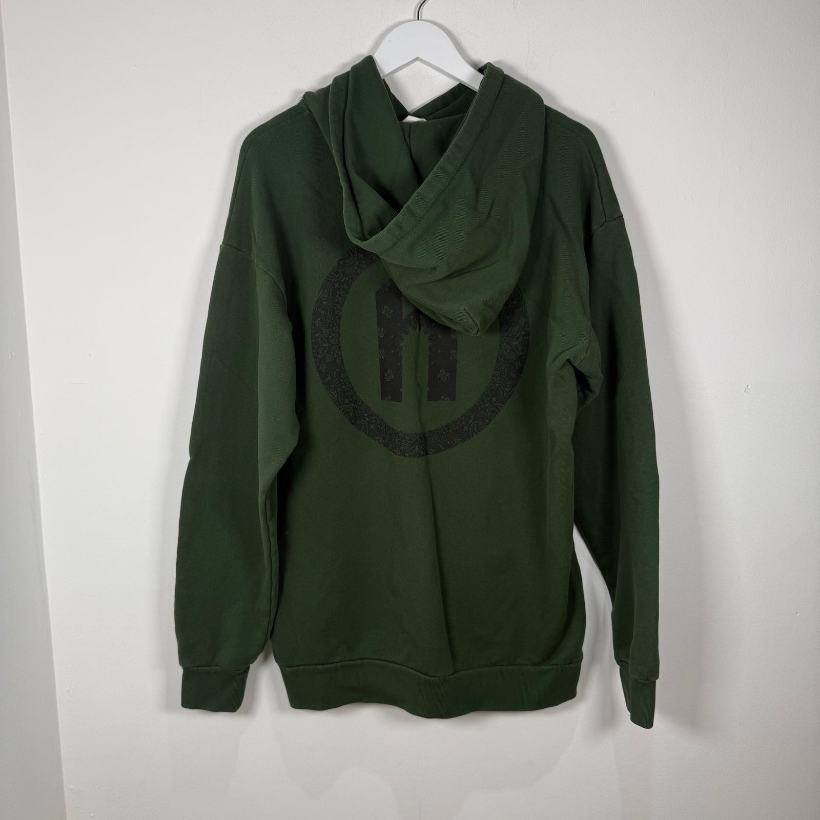 Hidden Green Logo Pullover Hoodie Size M