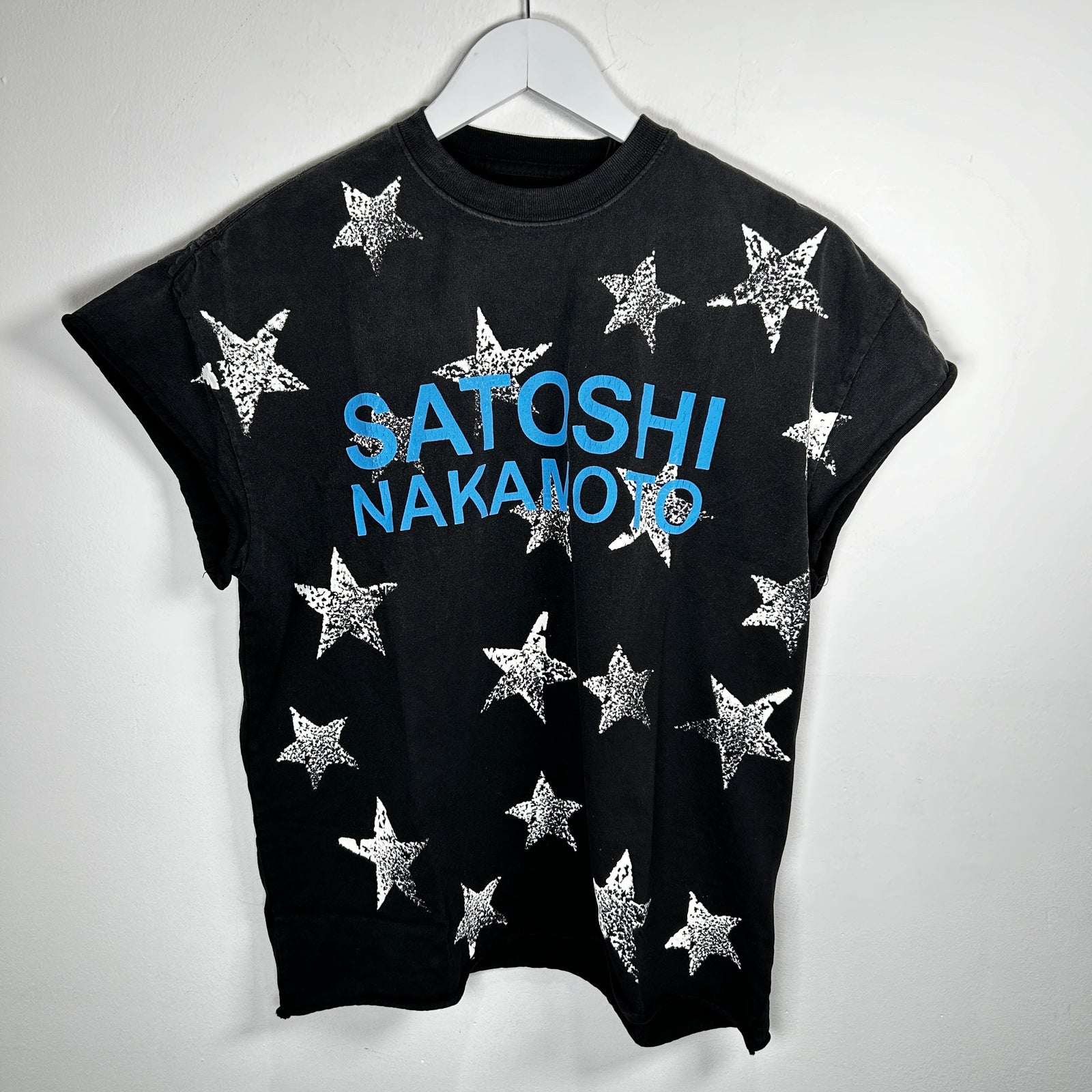 Satoshi Nakamoto Black Distressed Stars Logo T-Shirt Size M