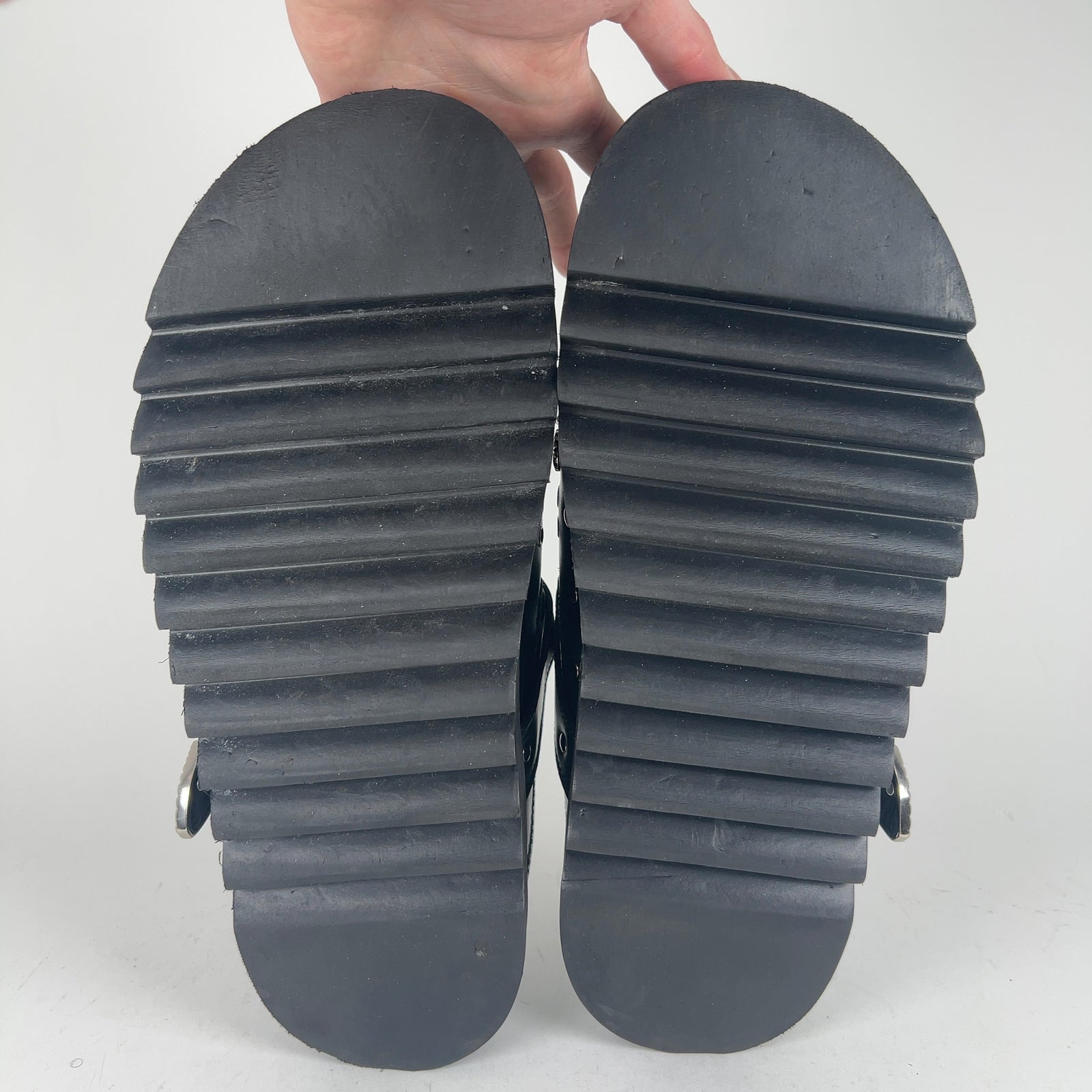 Toga Virilis Green Leather Studded Slides