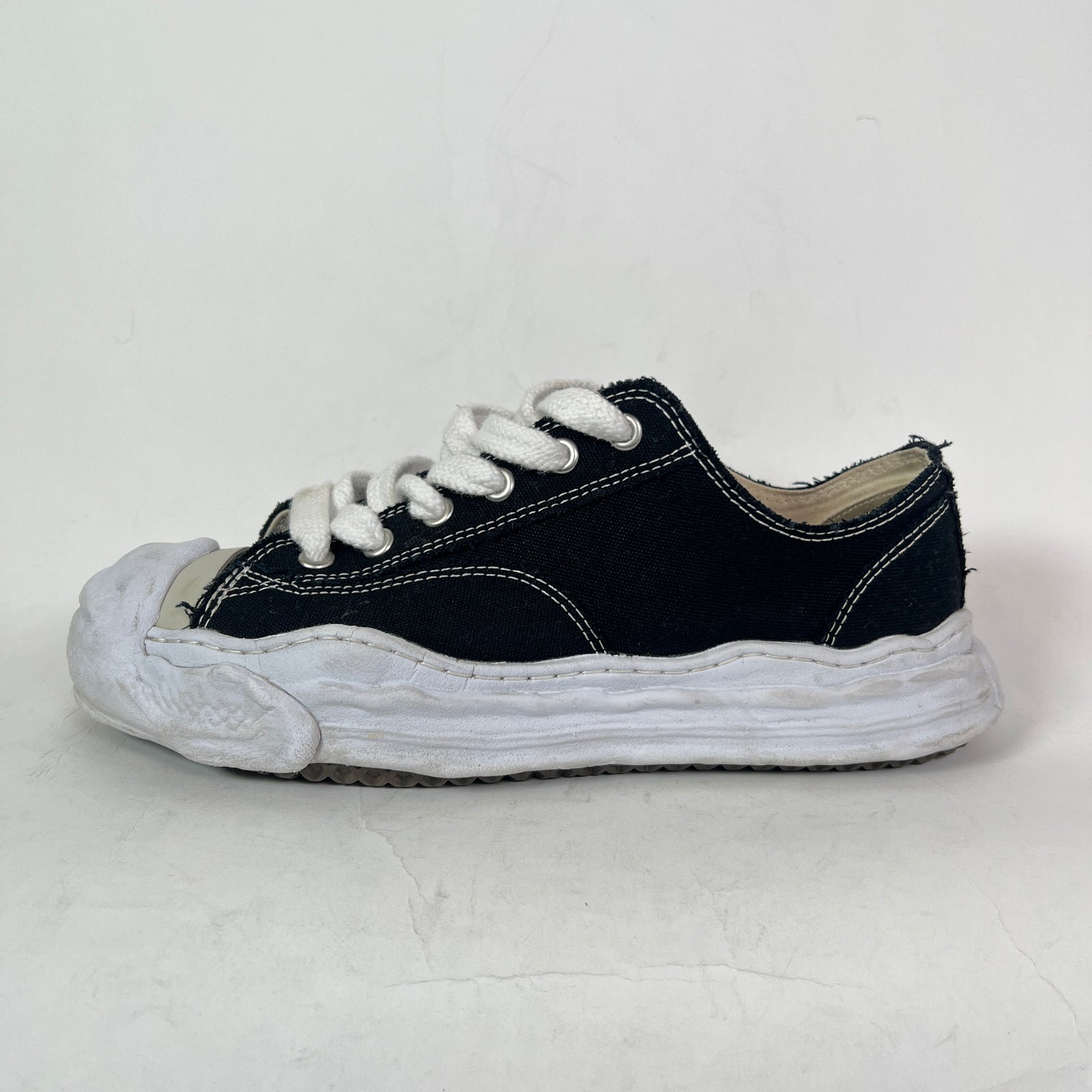 Maison Mihara Yasuhiro Black/White Hank OG Sole Canvas Low-Top Sneaker Size 45