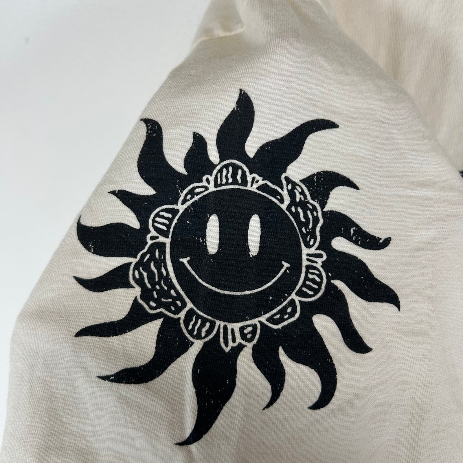 Hellstar White Howling Rays Exclusive Size L
