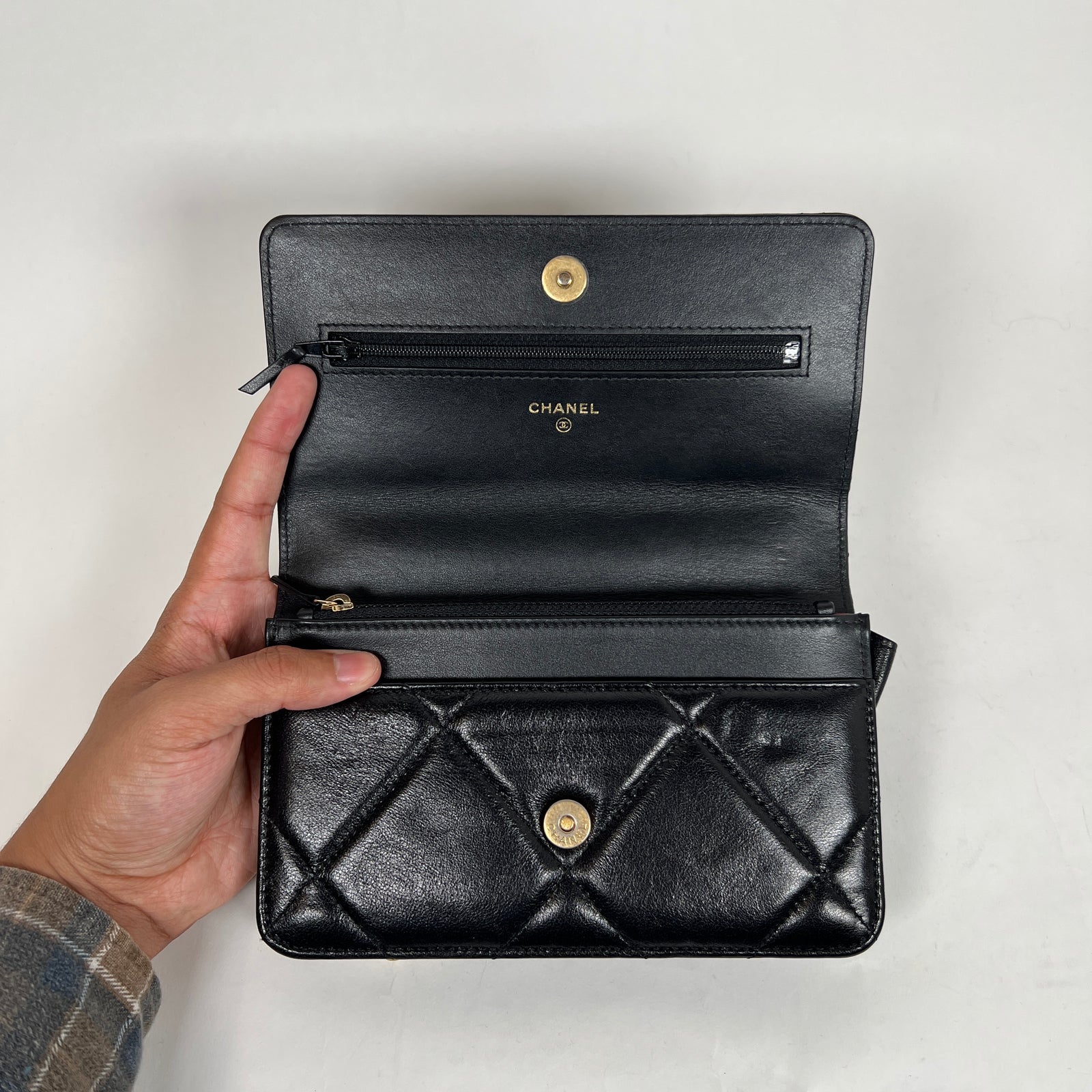 Chanel Black/Gold Quilted Lambskin 19 Wallet On Chain