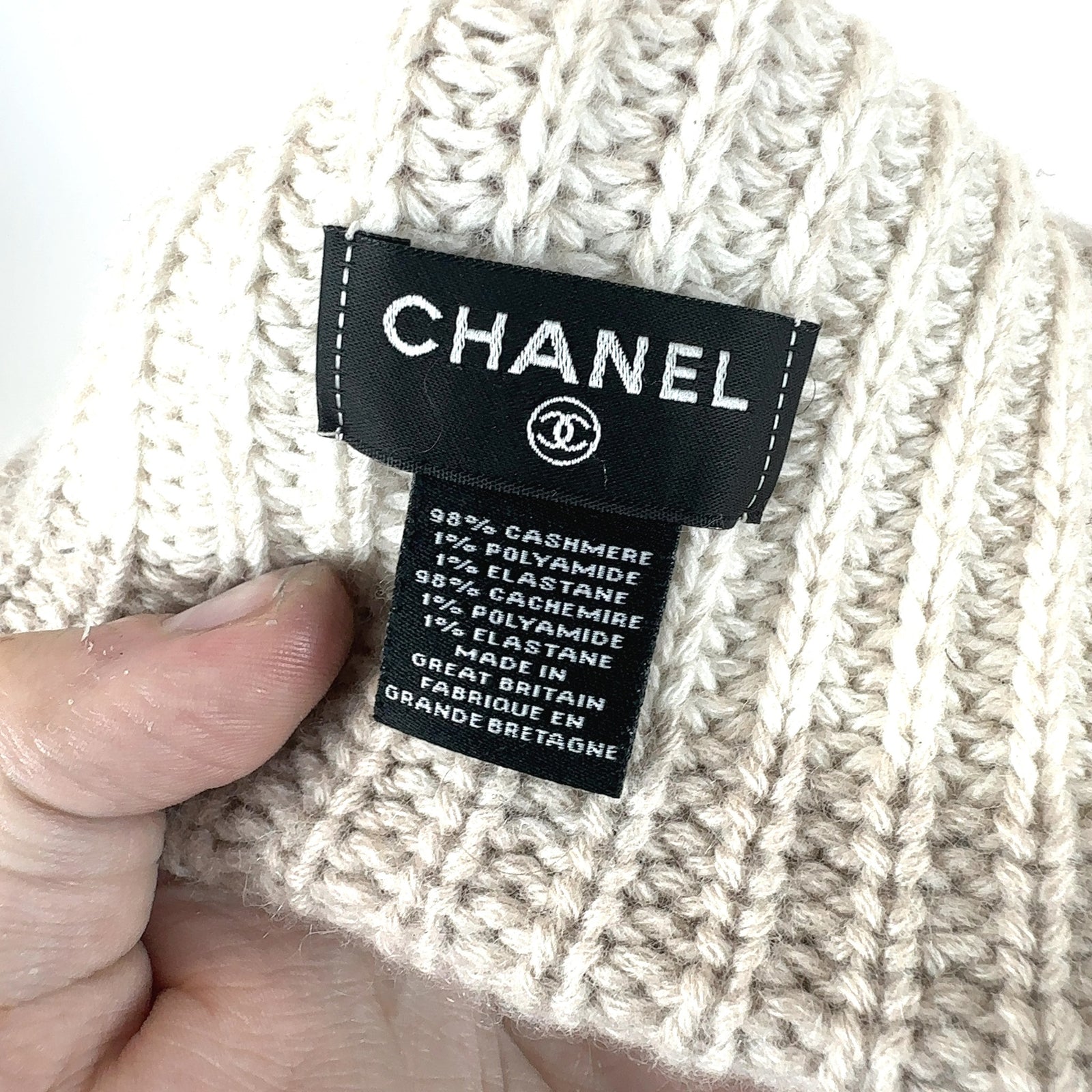 Chanel 'CC' Logo Cashmere Knit Beanie