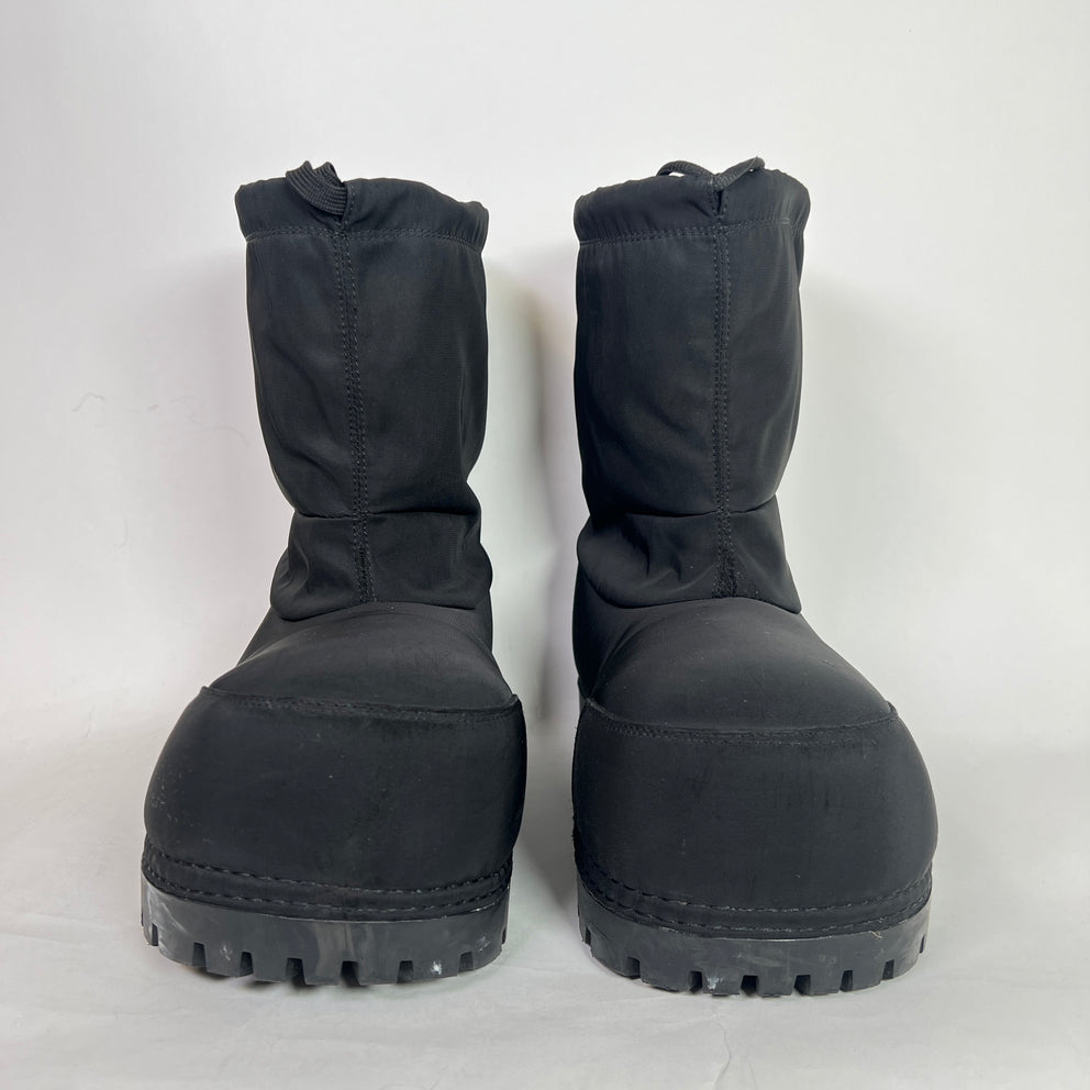 Balenciaga Black Nylon Alaska Ski Boots Size 43