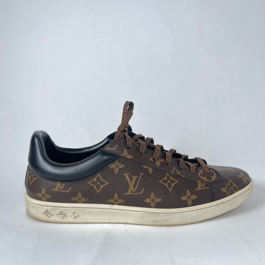 Louis Vuitton Brown Monogram Luxembourg Low-Top Sneaker Size LV 8