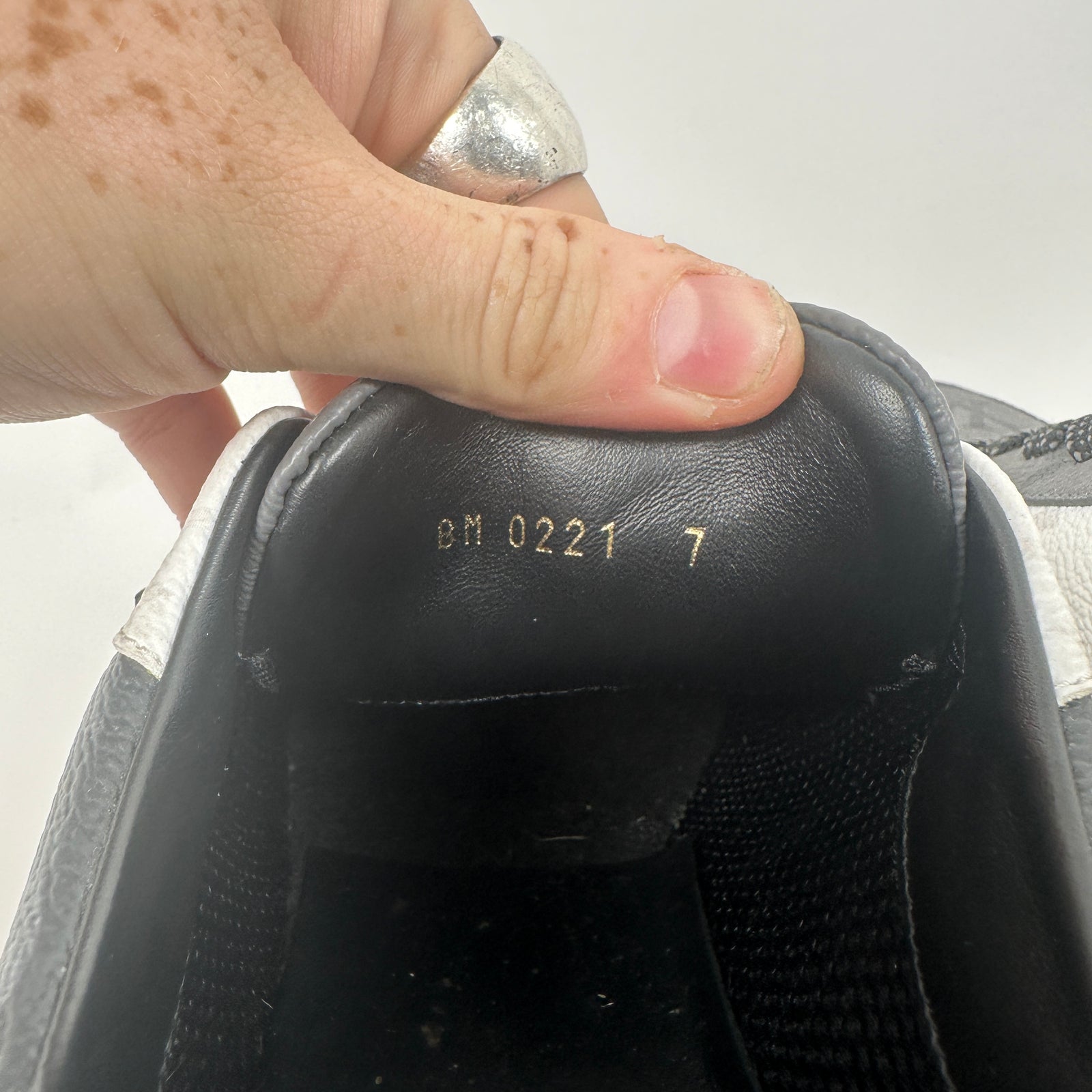 Louis Vuitton Monogram Grey Runaway Sneaker Size 7