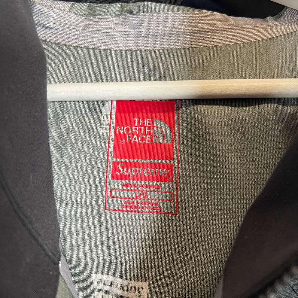 Supreme x TNF Black Rescue Jacket Size L