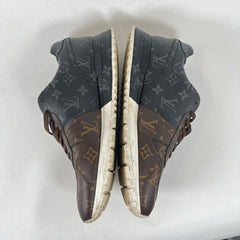 Louis Vuittom Monogram Tricolor Runaway Sneaker LV 9