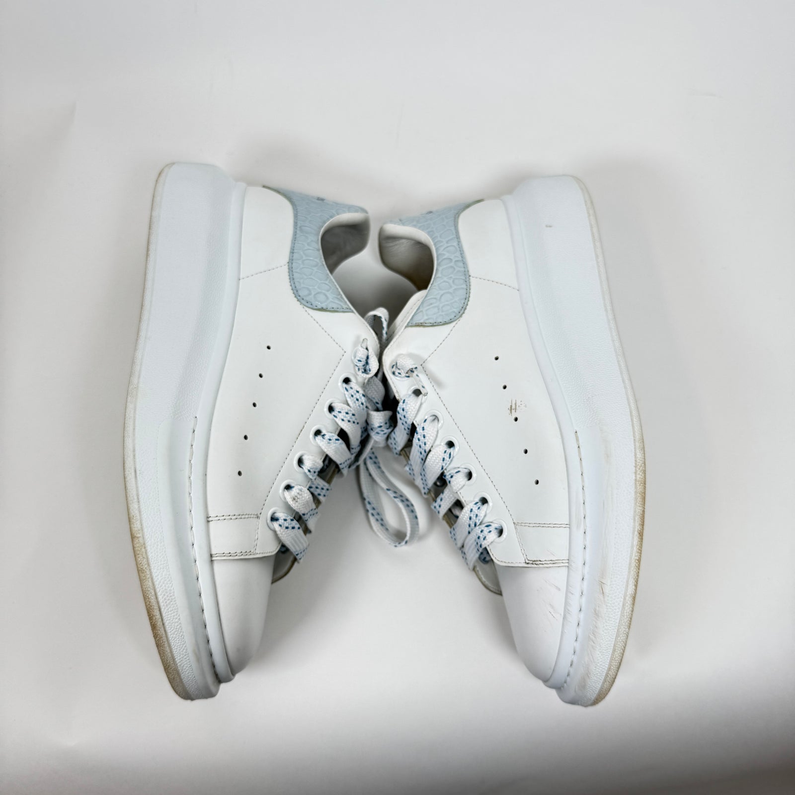 Alexander McQueen White/Blue Croc Embossed Sneaker Size 42