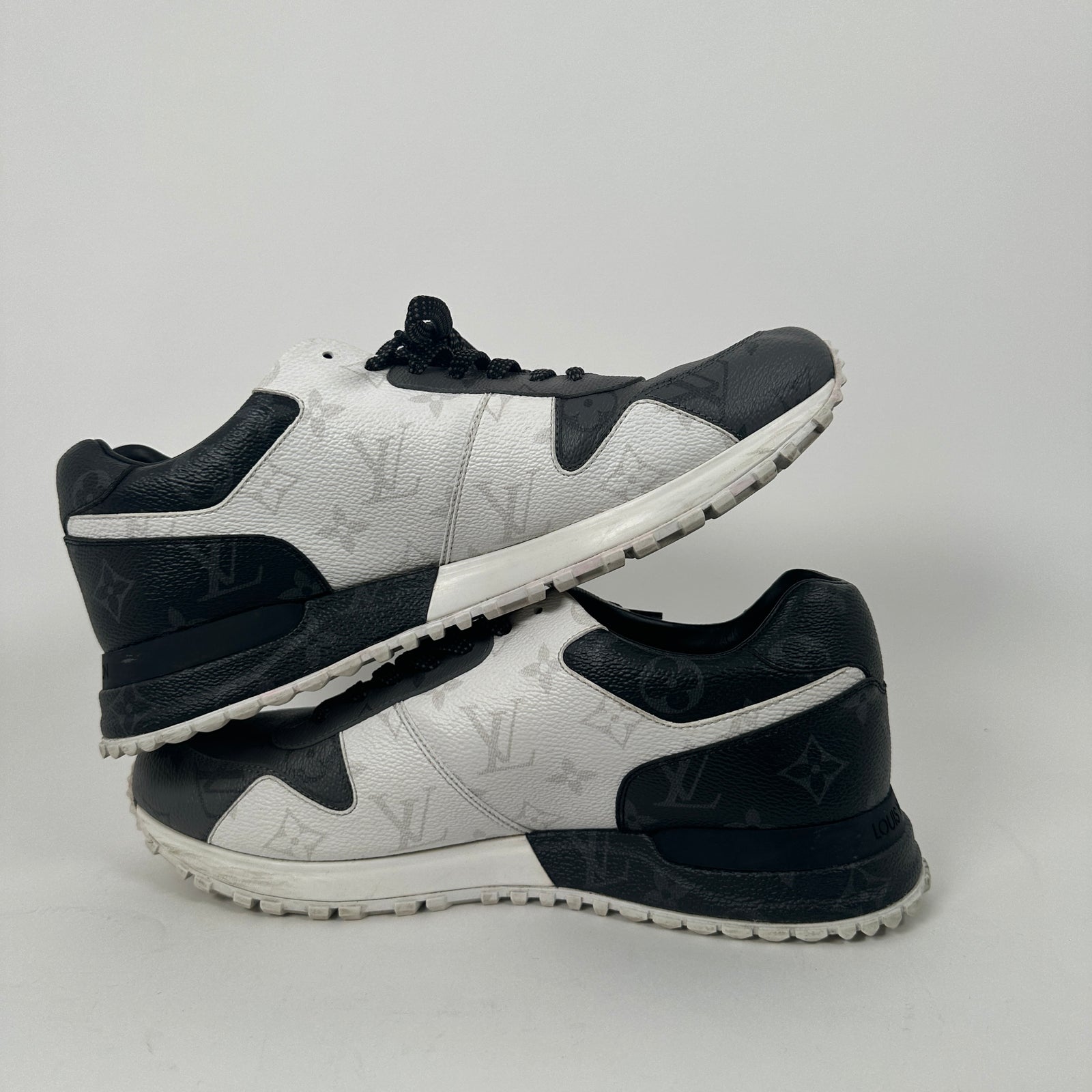 Louis Vuitton Monogram Grey Runaway Sneaker Size 7