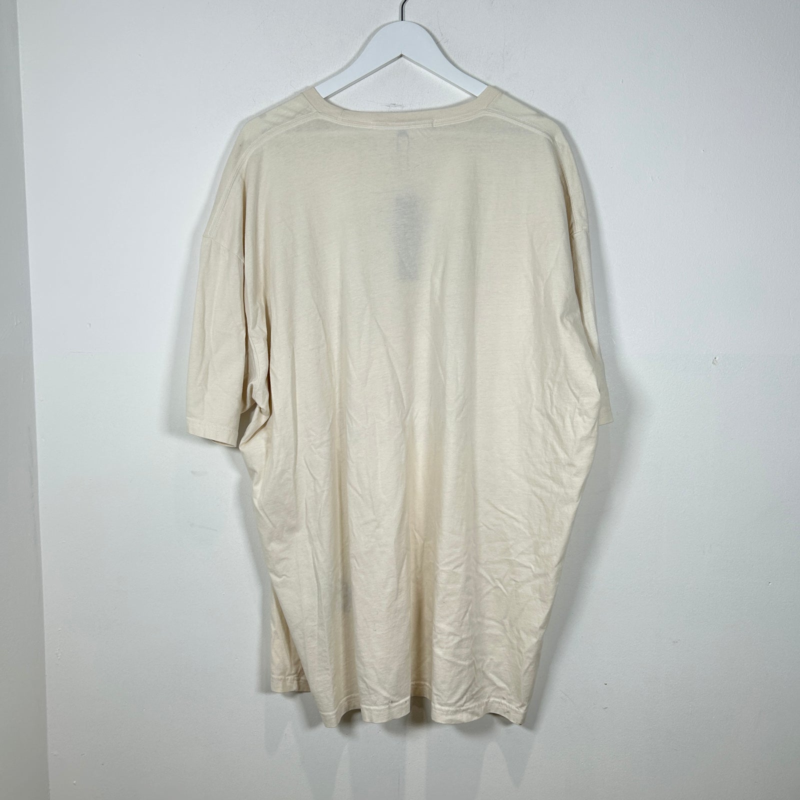 Cout De La Librete Graphic T-Shirt Size XXL