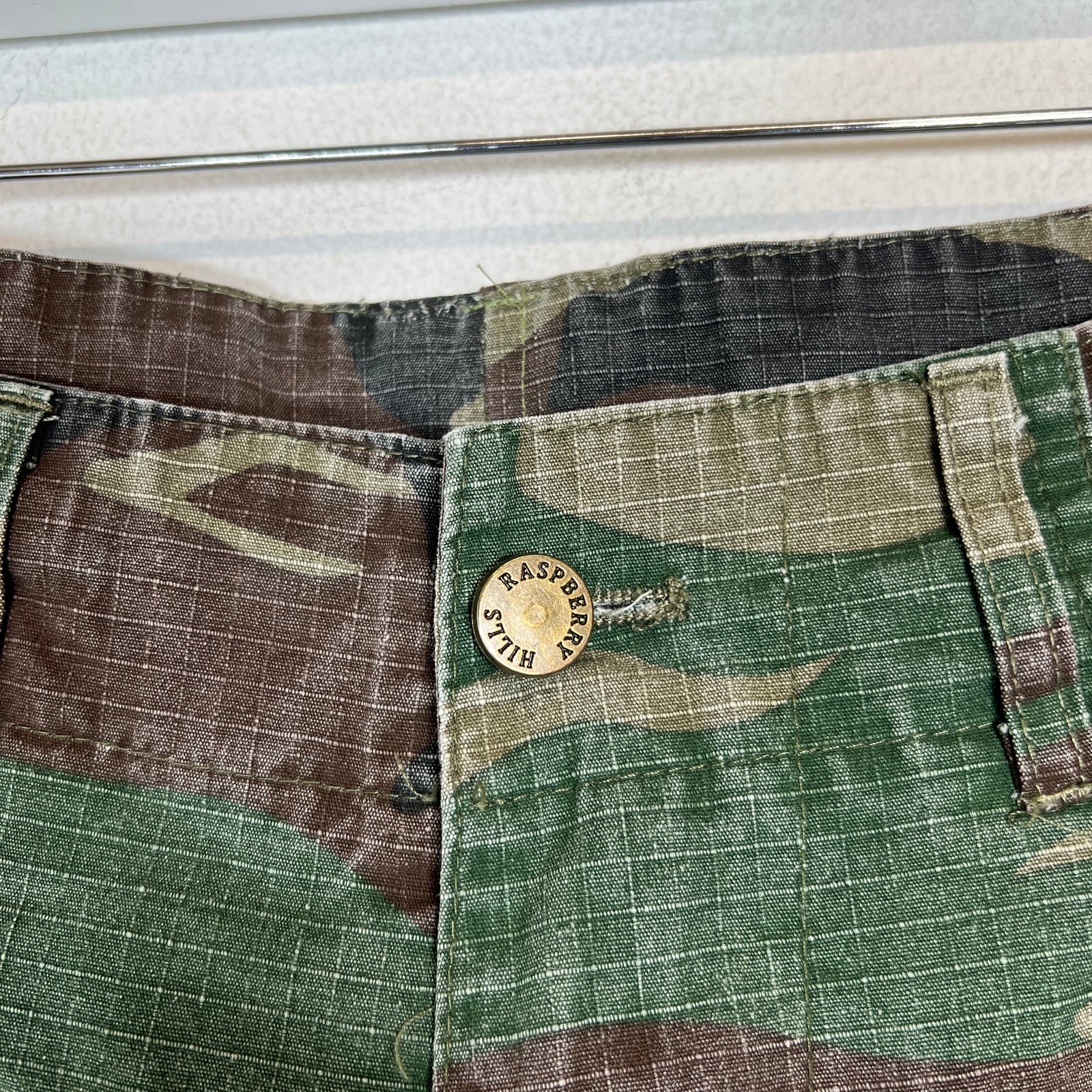 GV Gallery Camo Shorts Size M
