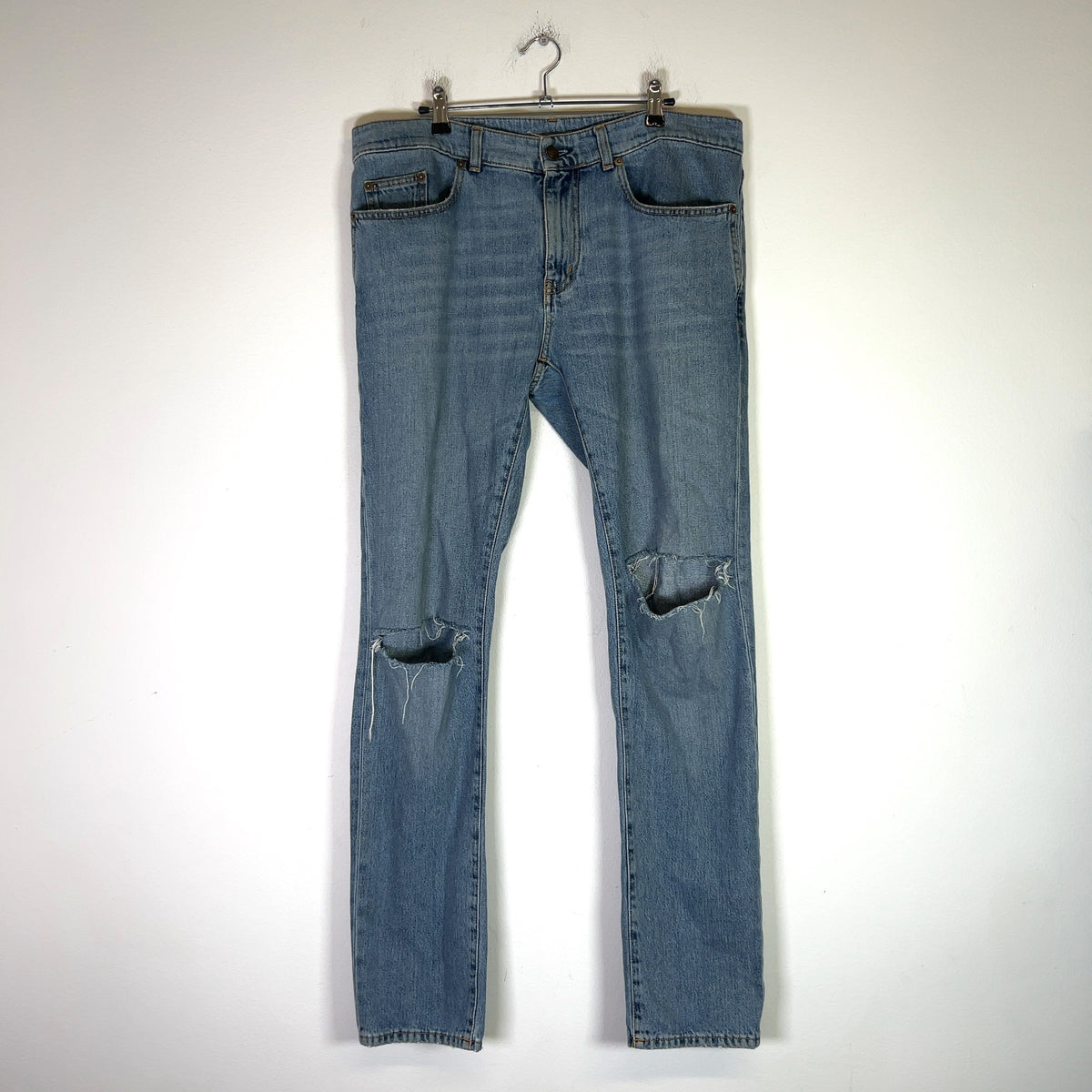 Saint Laurent D02 Lightwash Distressed Jeans