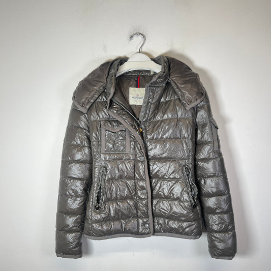 Moncler Women's Vintage Grey Armoise Short Down Puffer Jacket Size XL