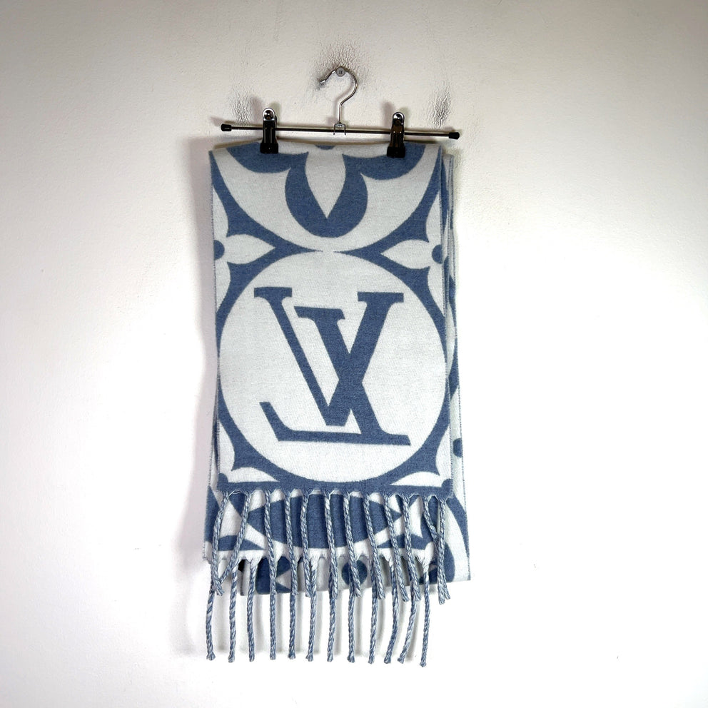 Louis Vuitton Wool Medallion Scarf