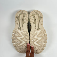 Louis Vuitton Beige Tactic Runner Size LV 9