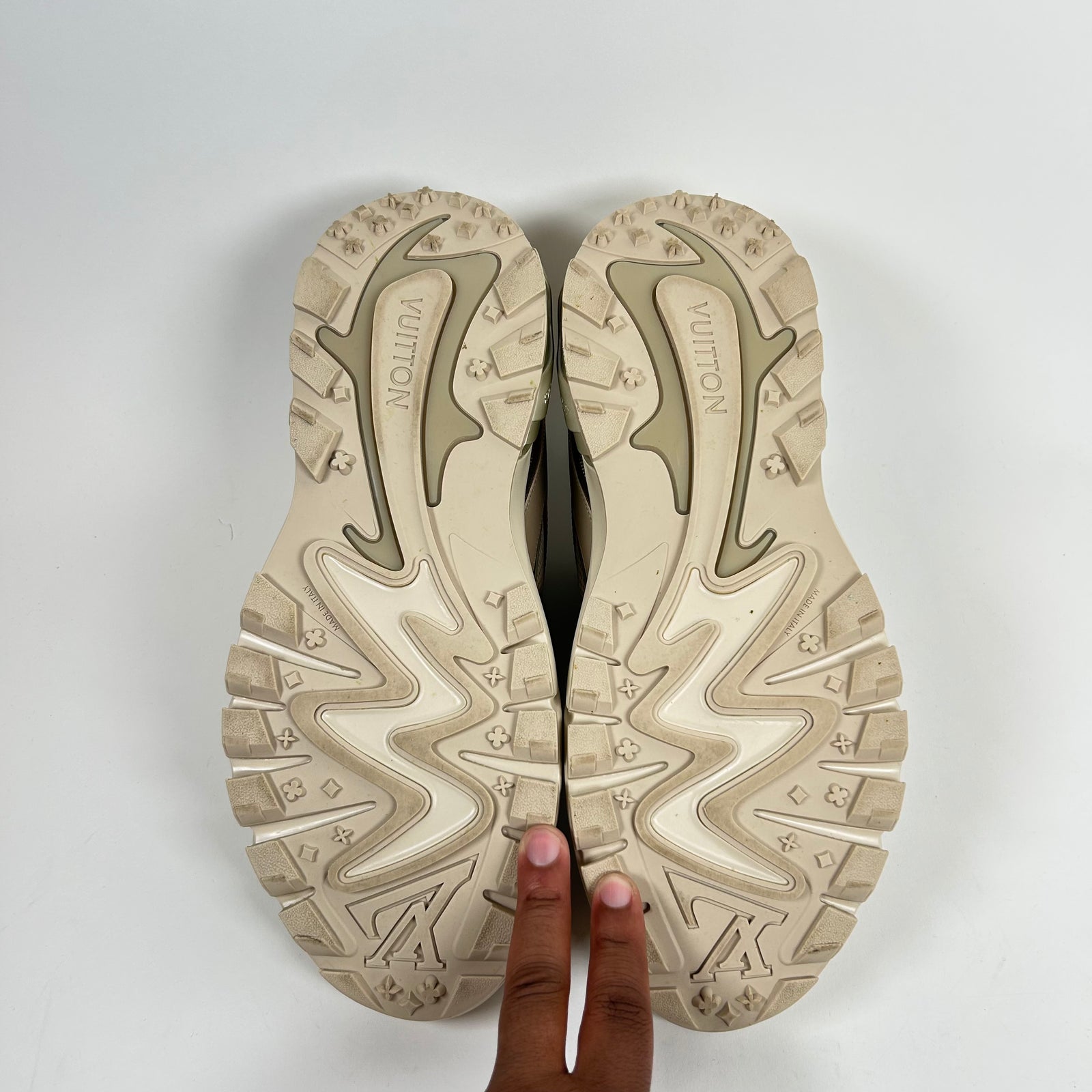 Louis Vuitton Beige Tactic Runner Size LV 9