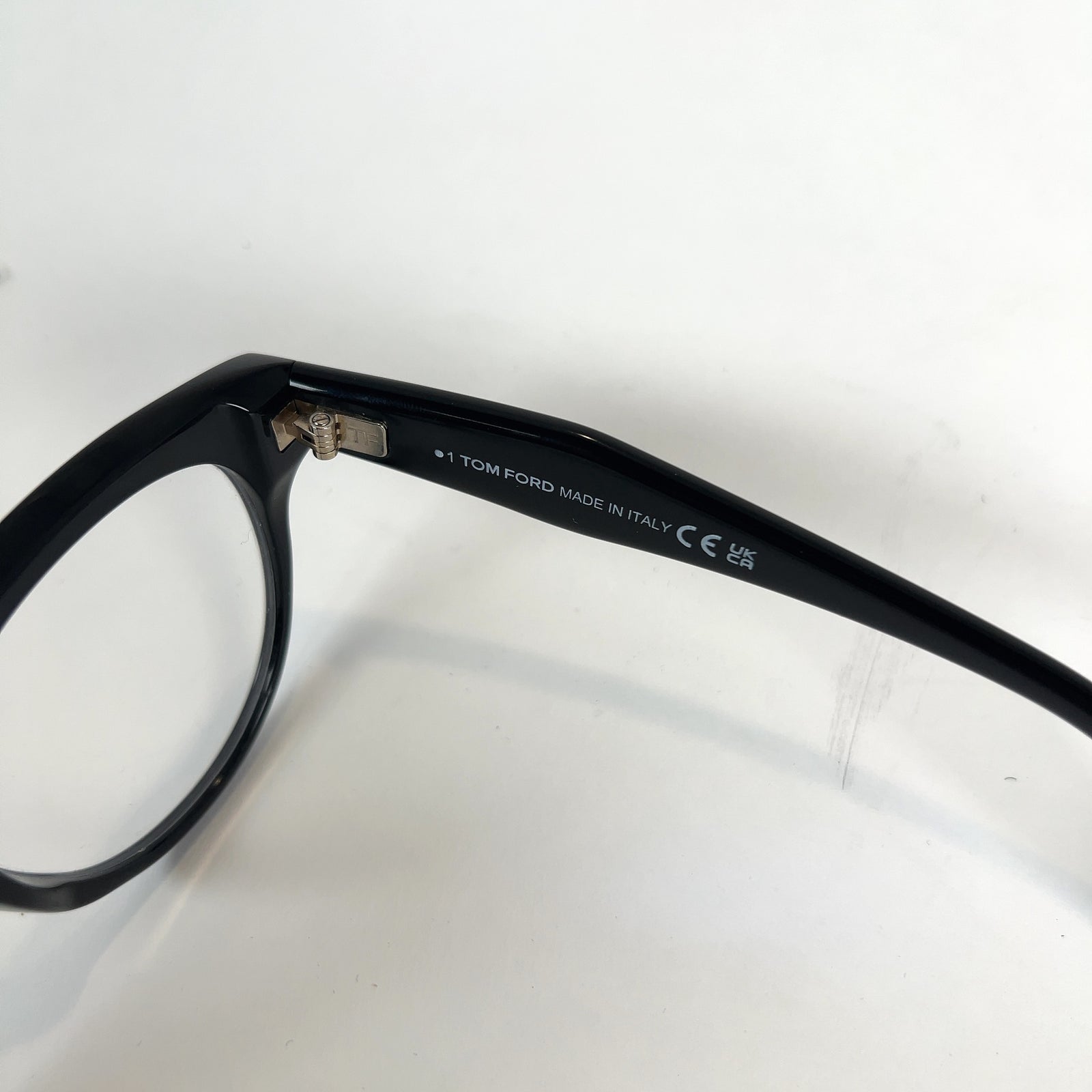Tom Ford 'T' Oval Shaped Glasses