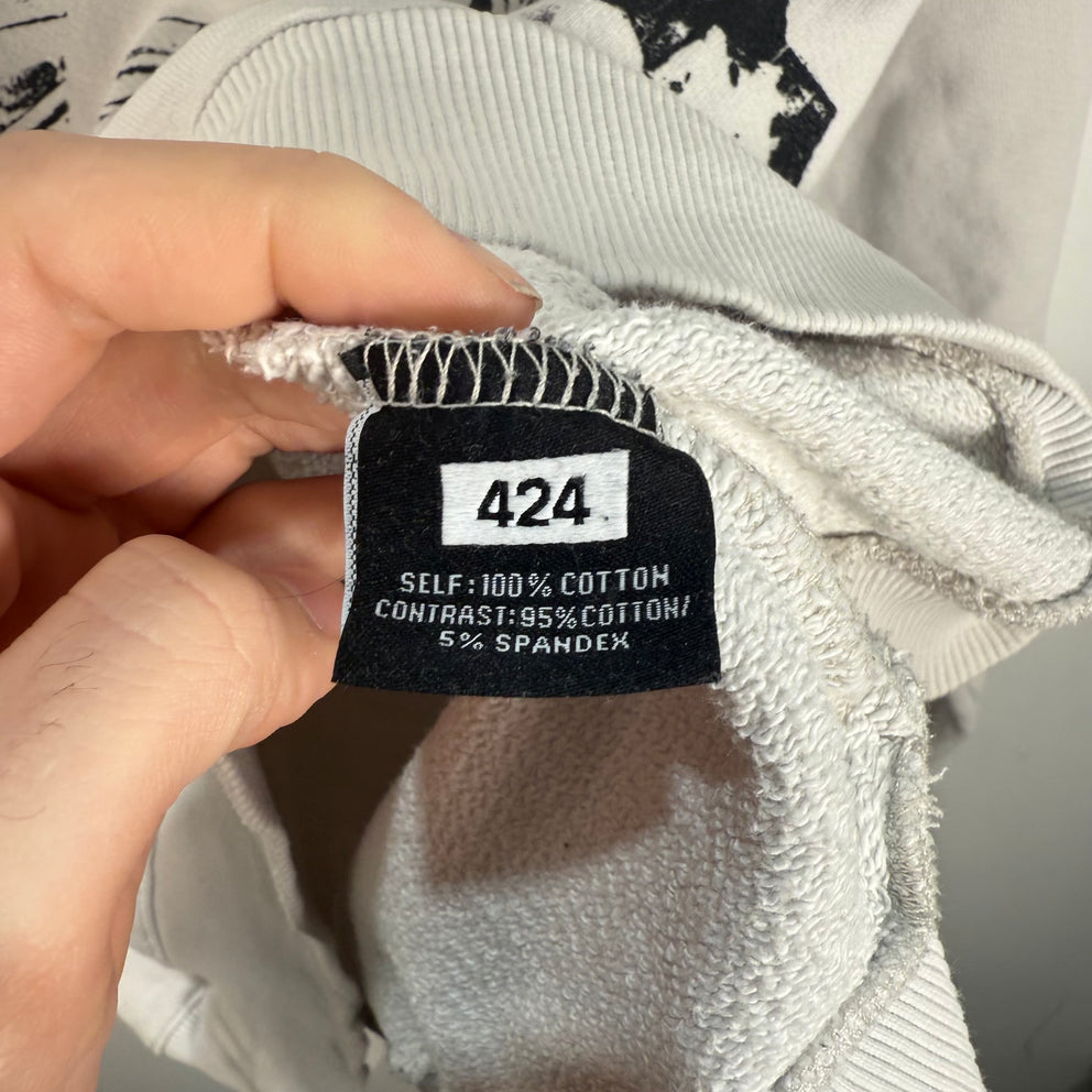 424 'Here To Help' Graphic Crewneck Size XL