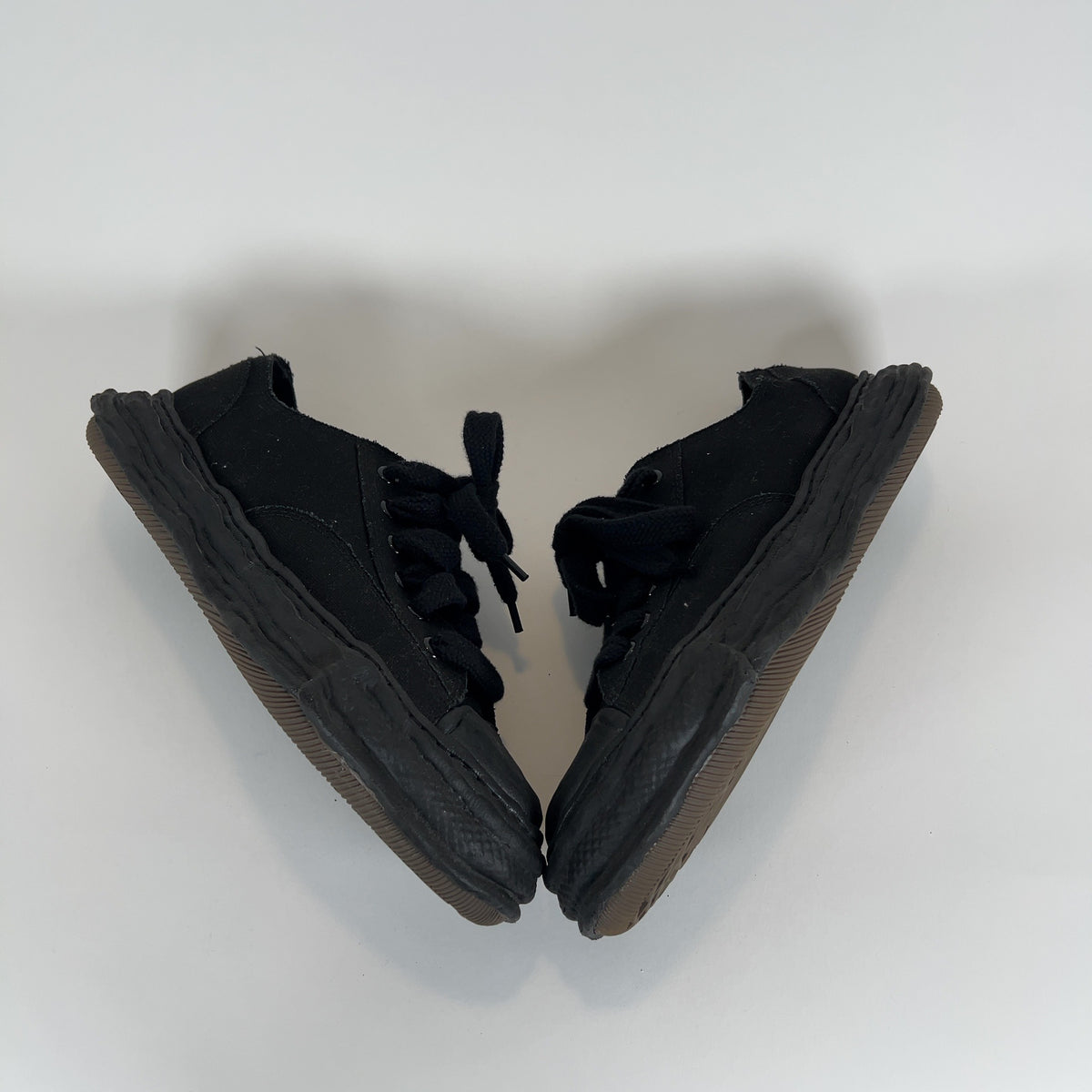 Maison Mihara Yasuhiro Hank OG Sole Canvas Low-Top Sneakers