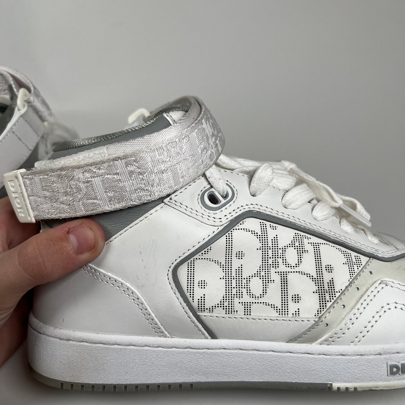 Dior B27 White/Gray Oblique Hightops Size 10