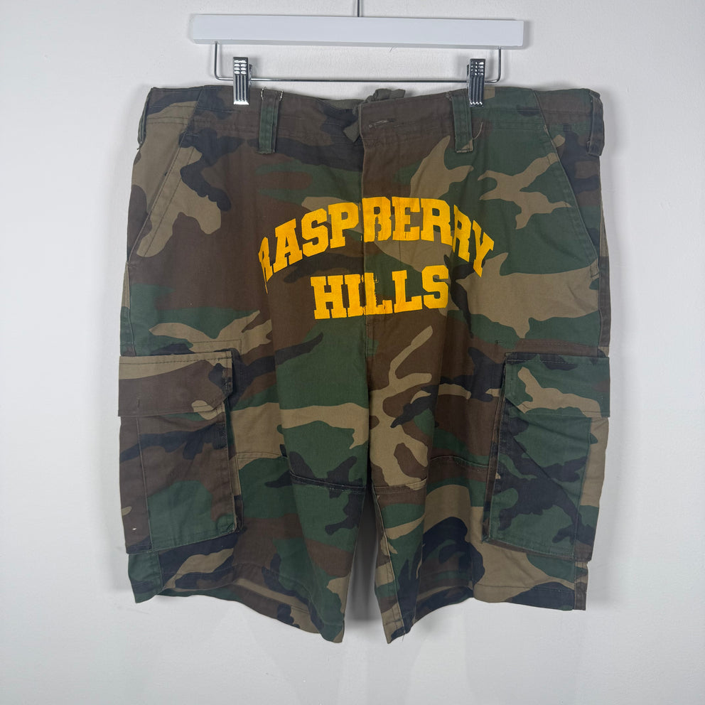 Raspberry Hills Camo Logo Shorts Size L