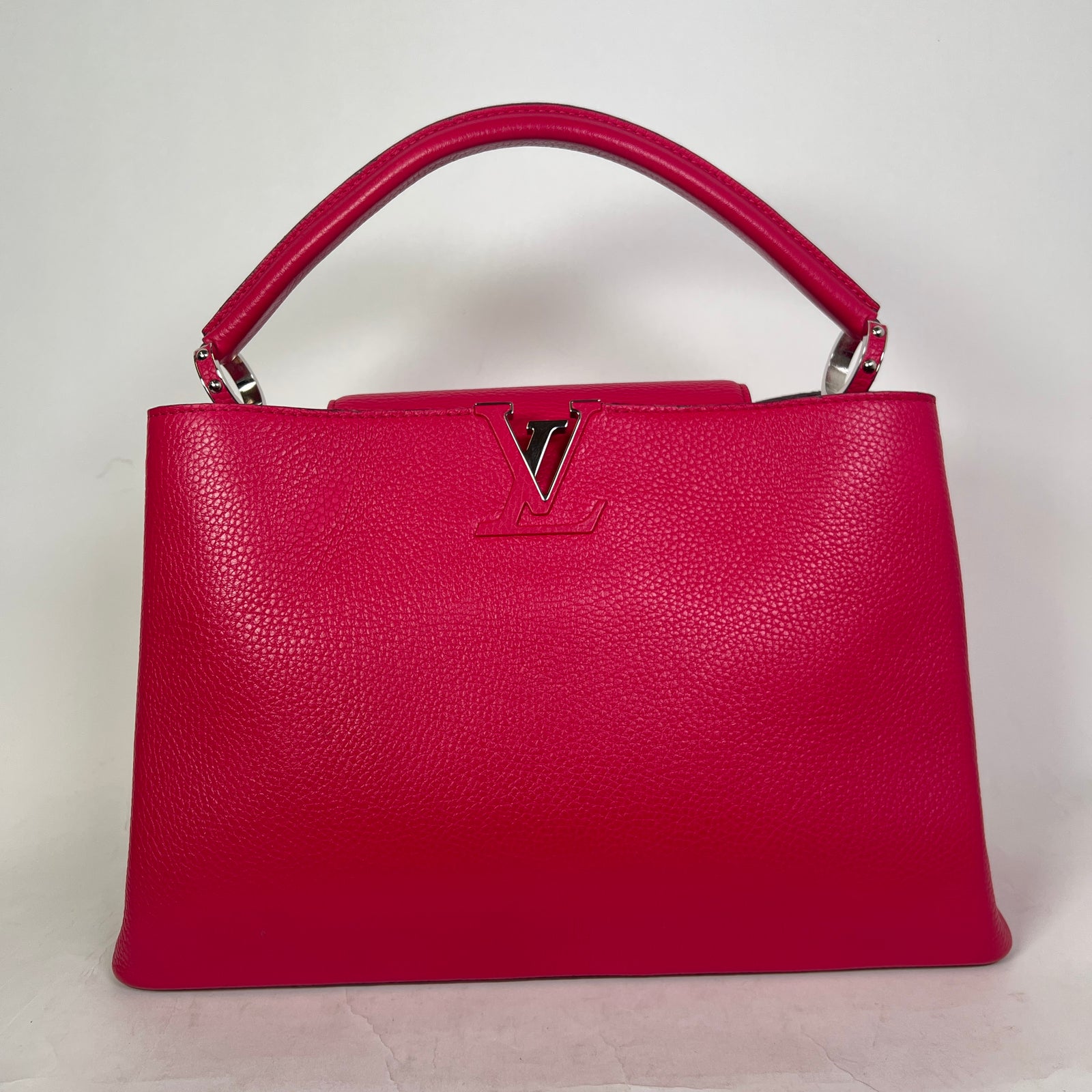 Louis Vuitton Capucines Red Taurillon Leather MM Handbag