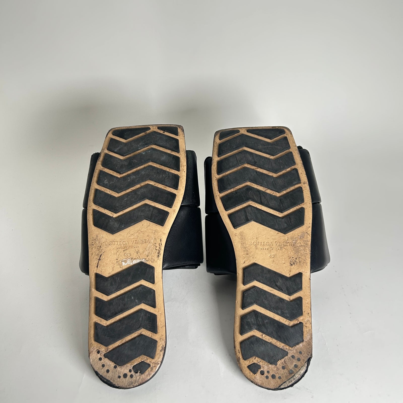 Bottega Veneta Black Nappa Leather Intreccio Sandals Size 43