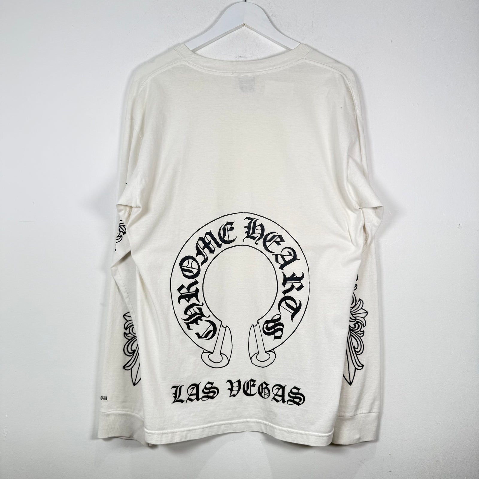 Chrome Las Vegas Horseshoe Floral Graphic White Longsleeve Size L