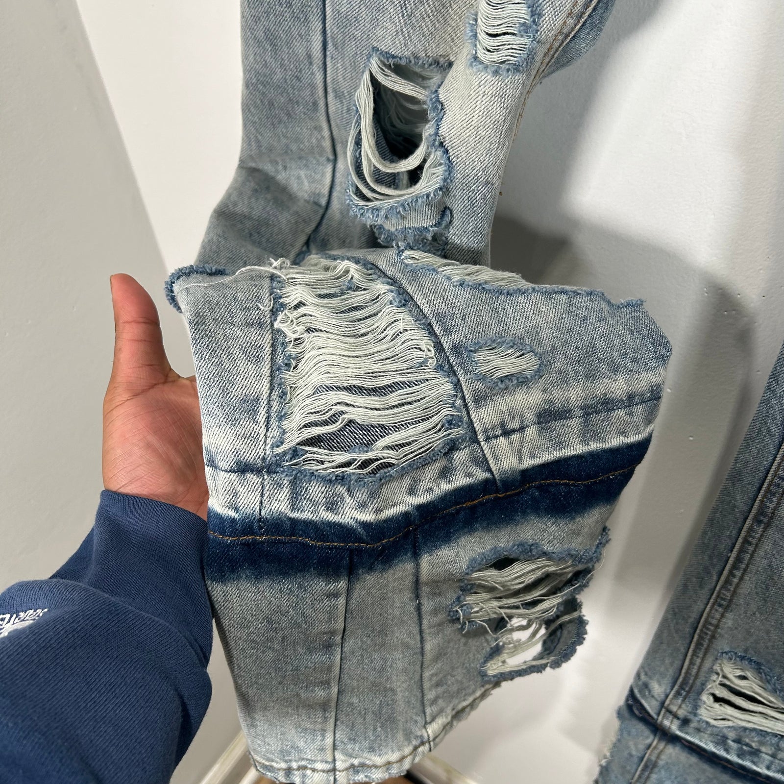 Who Decide War Distressed Jeans Size 28