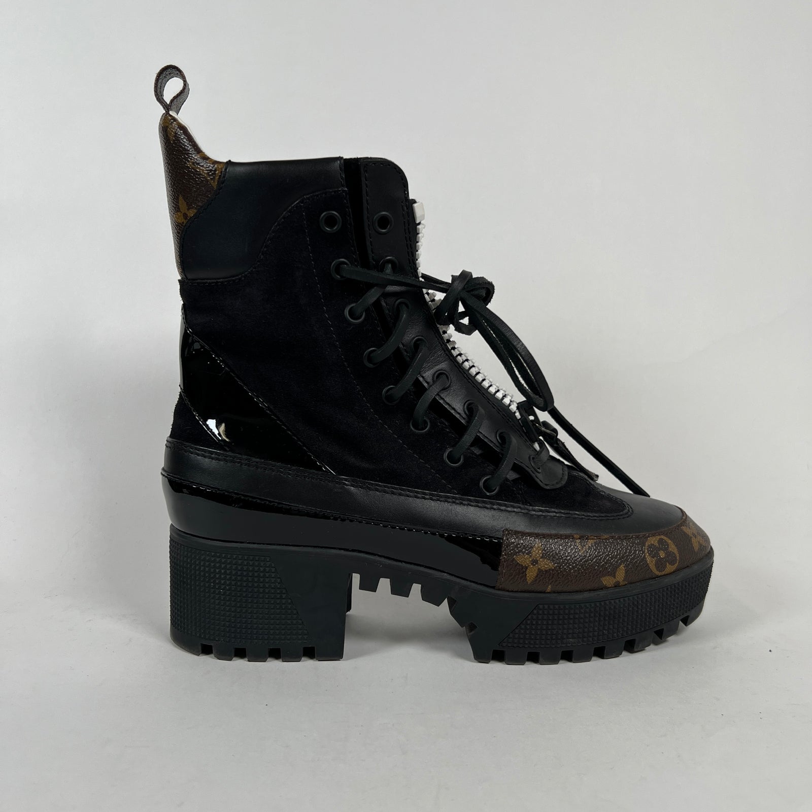 Louis Vuitton Laureate Desert Combat Boot Size 39