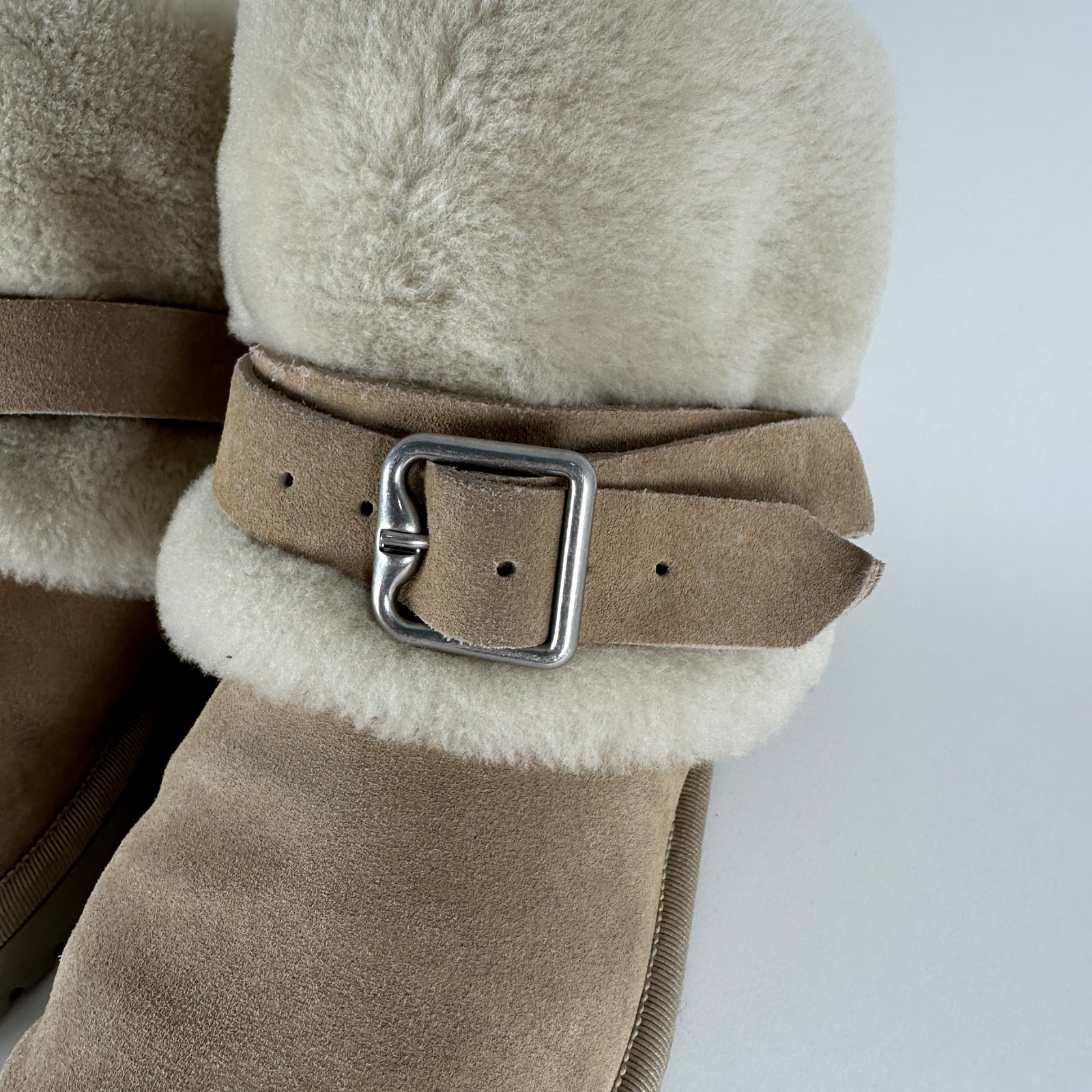 Burberry Chubby Suede Shearling Boots Size 40