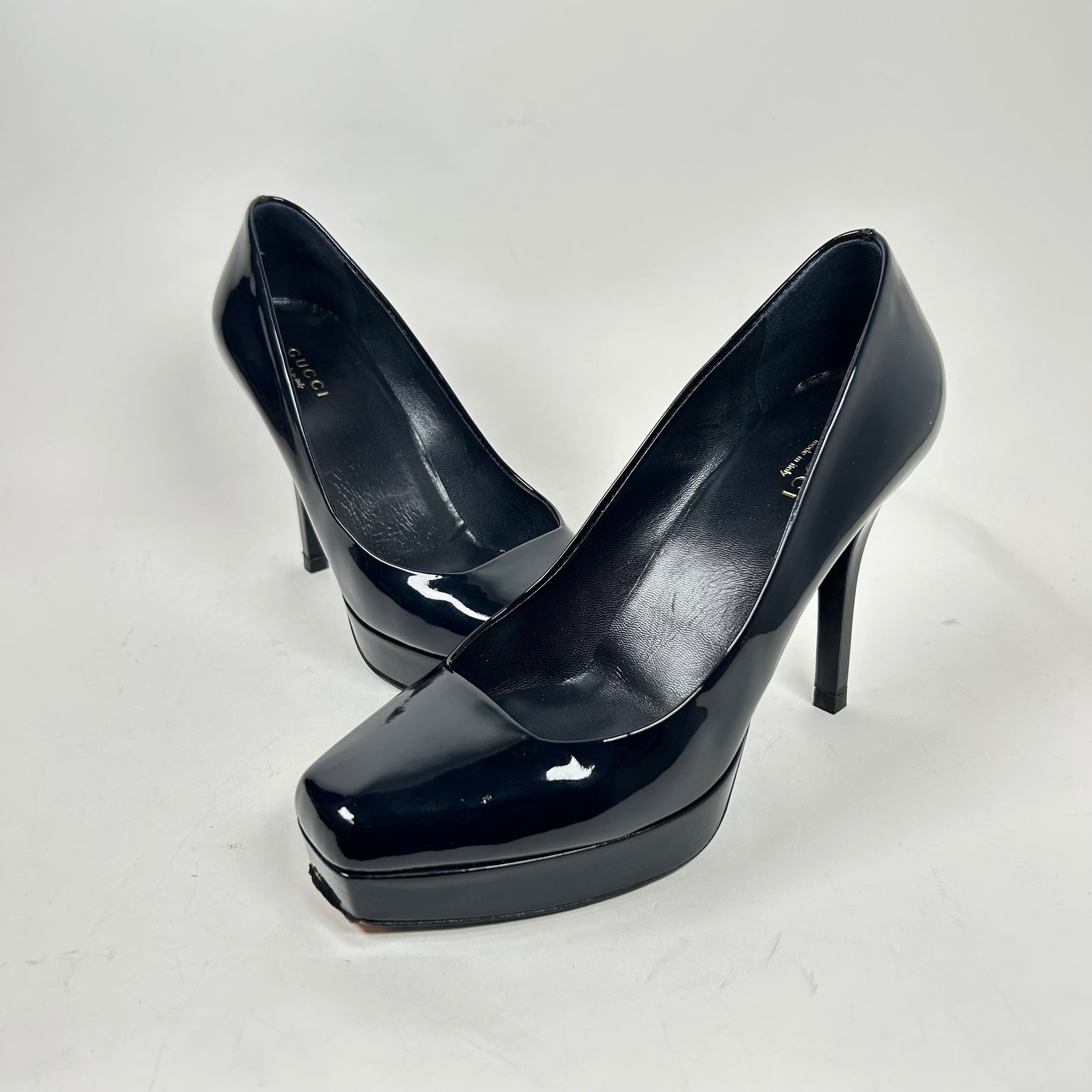 Gucci Midnight Blue Patent Leather Pumps Size 36.5